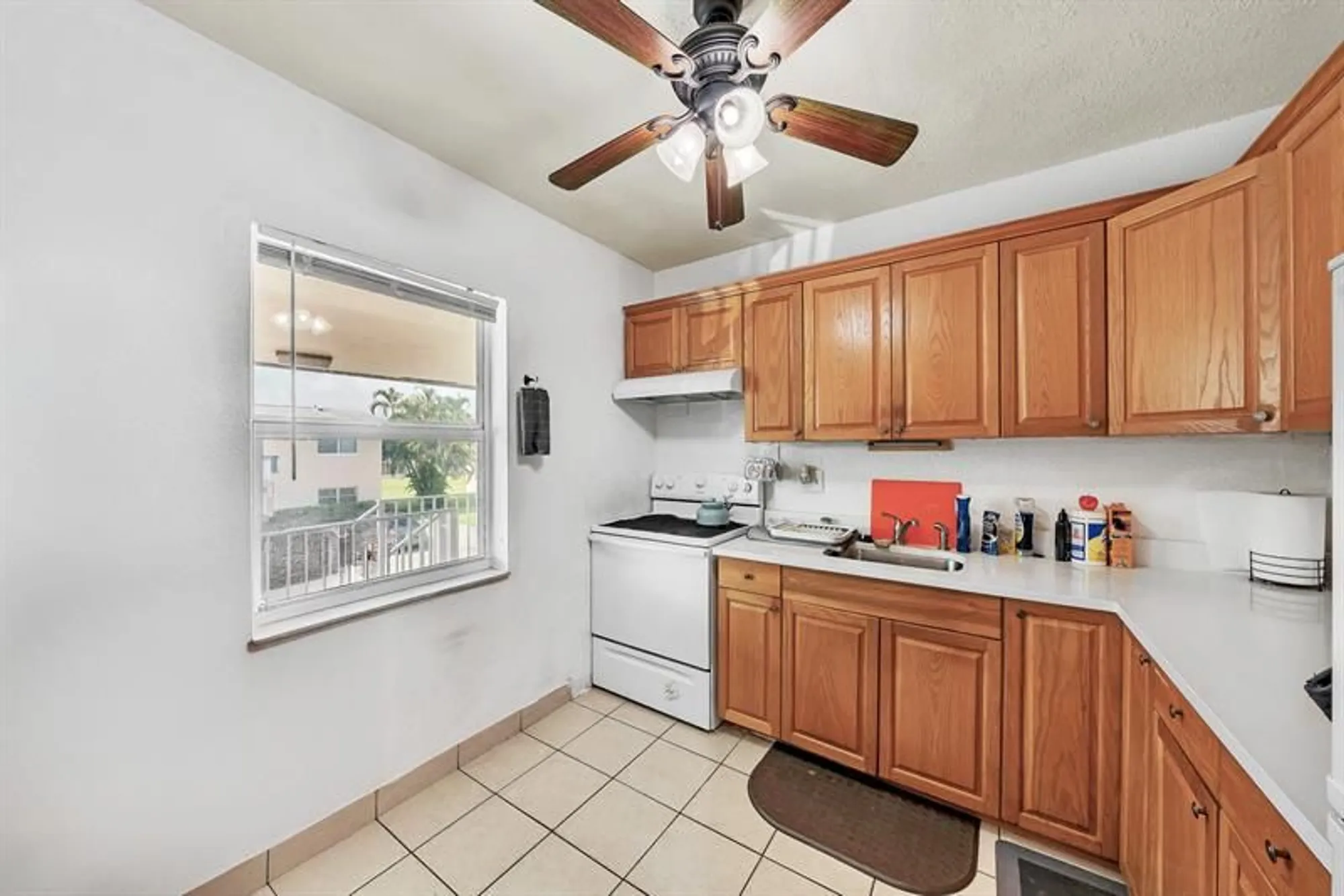 Property Slideshow image 12 of 45 | 7600 nw 5th ct apt 202, Margate, FL, 33063