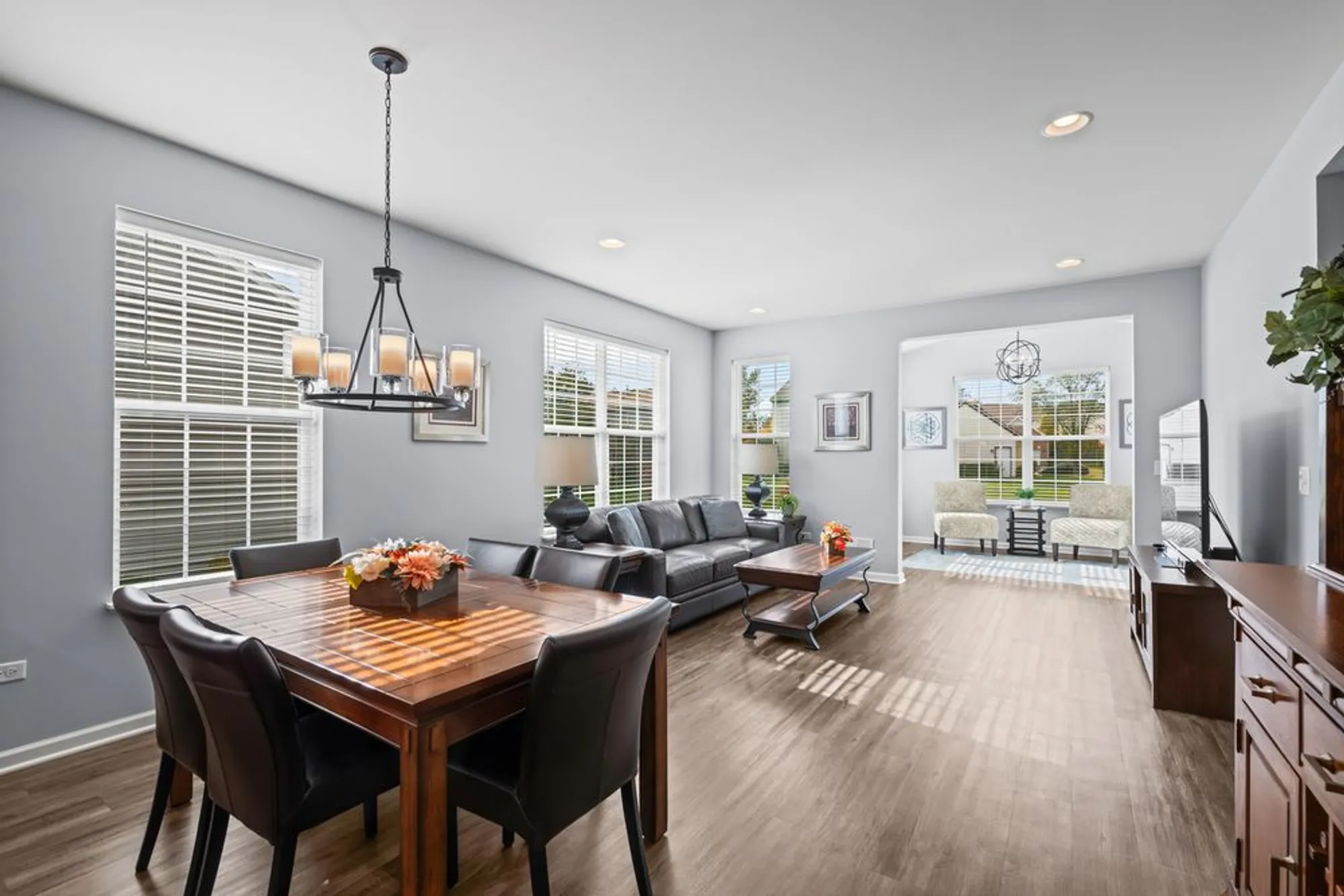 Property Slideshow image 7 of 23 | 460 mahogany dr, Algonquin, IL, 60102