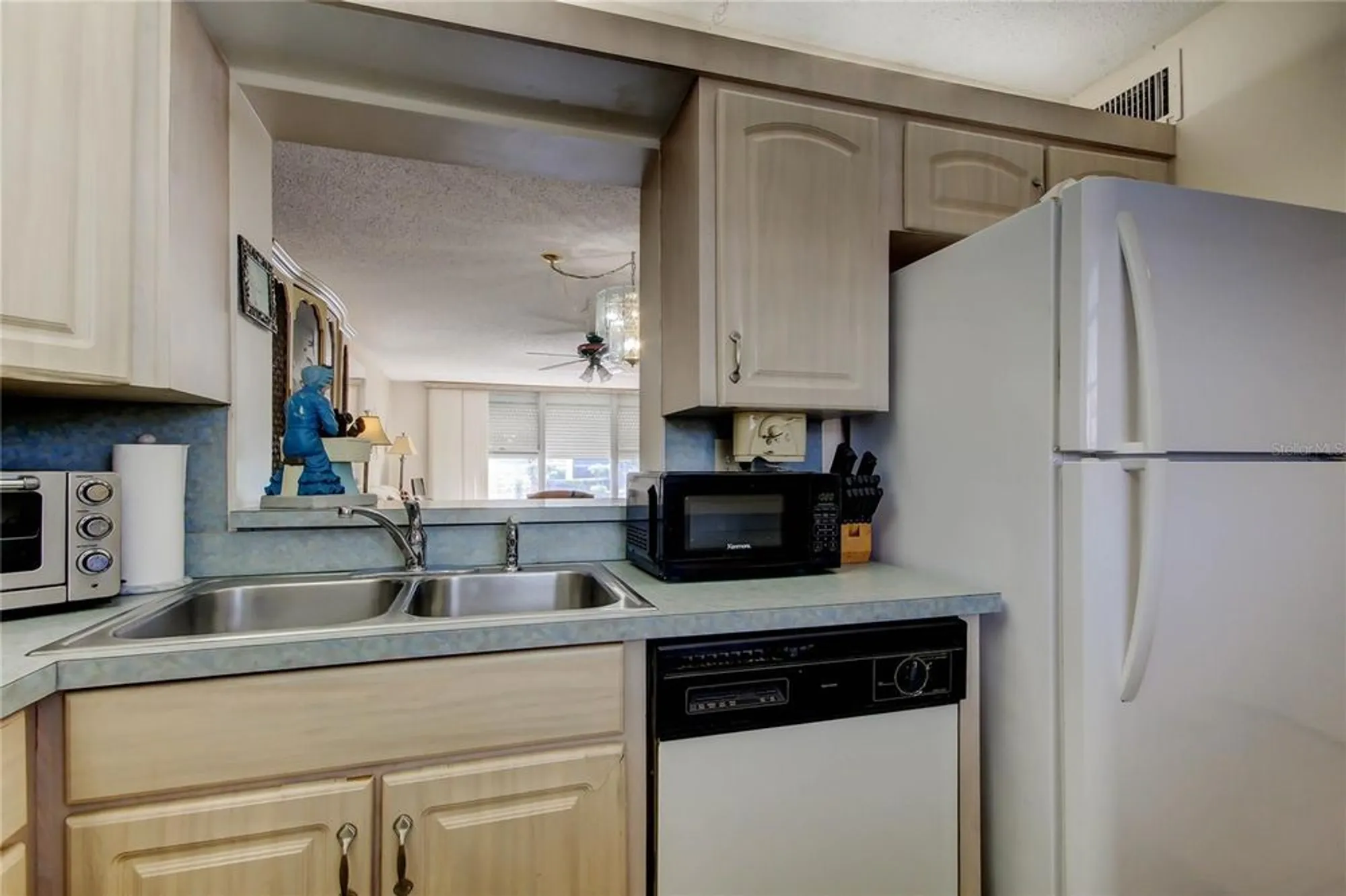 Property Slideshow image 26 of 45 | 7425 bay island dr 203, South Pasadena, FL, 33707
