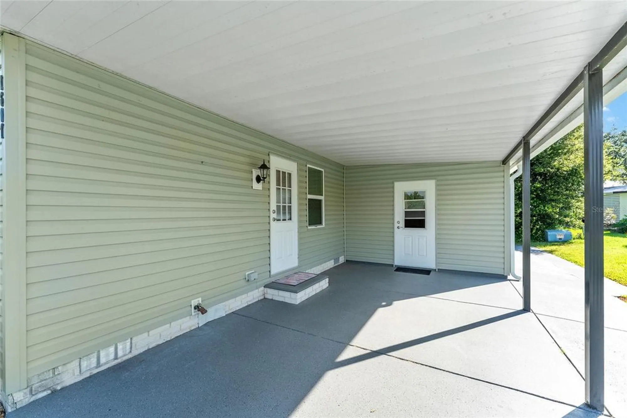 Property Slideshow image 5 of 67 | 1607 doral cir, Lady Lake, FL, 32159