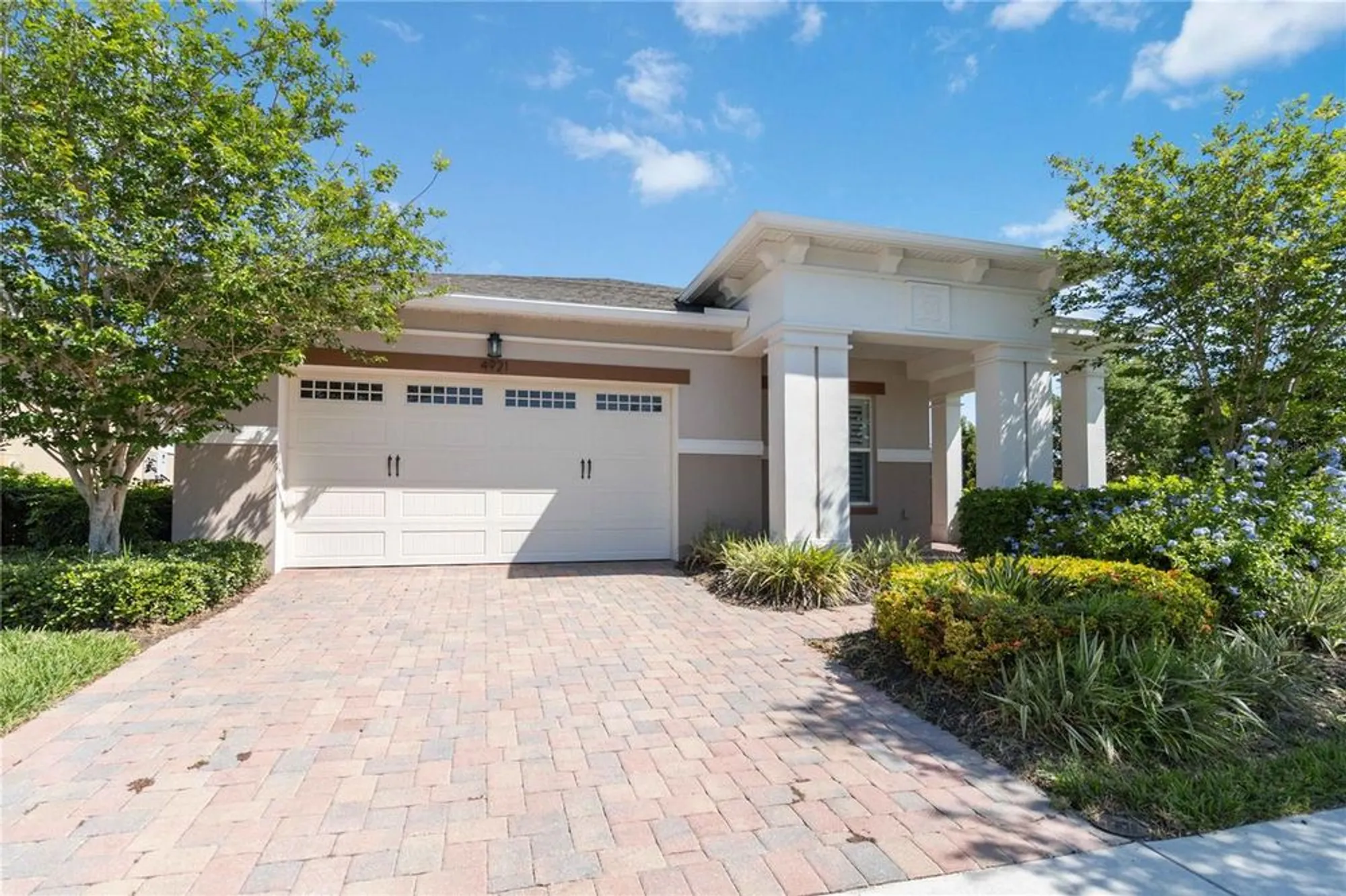 Property Slideshow image 2 of 50 | 4921 catalpa dr, Saint Cloud, FL, 34772