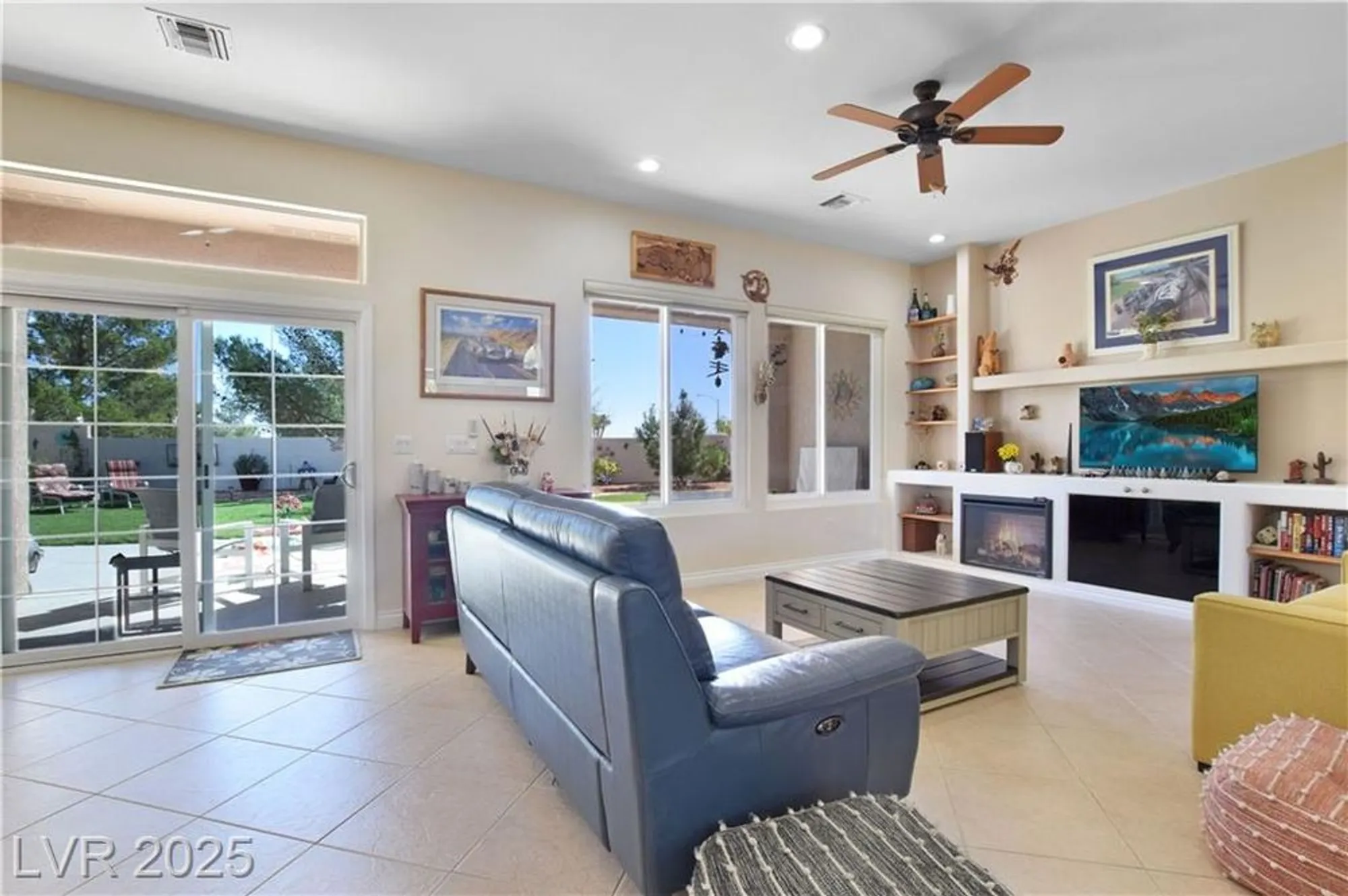 Property Slideshow image 6 of 40 | 2332 rumriver st, Las Vegas, NV, 89134