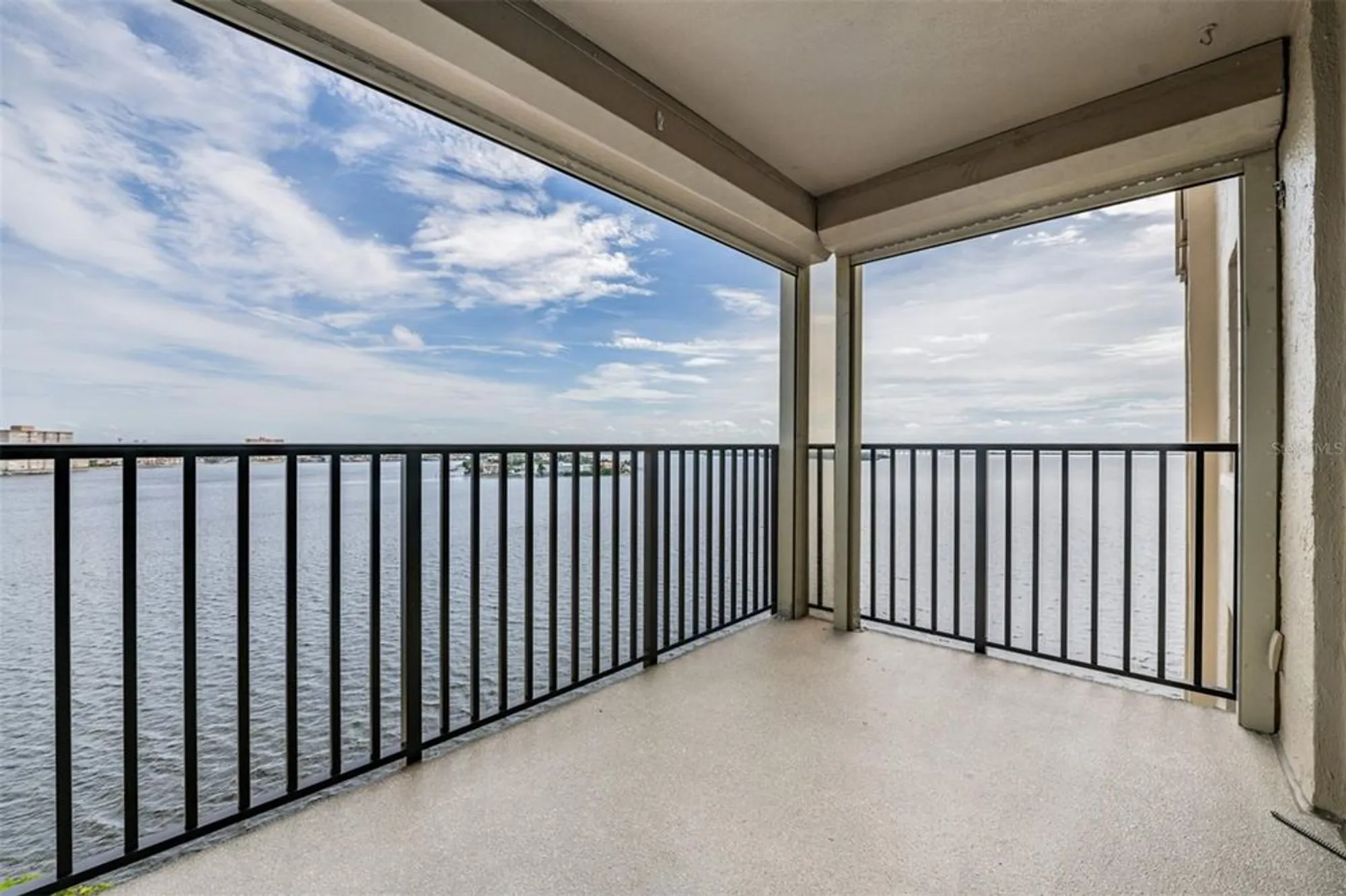 Property Slideshow image 3 of 24 | 6322 palma del mar blvd s apt 1107, Saint Petersburg, FL, 33715