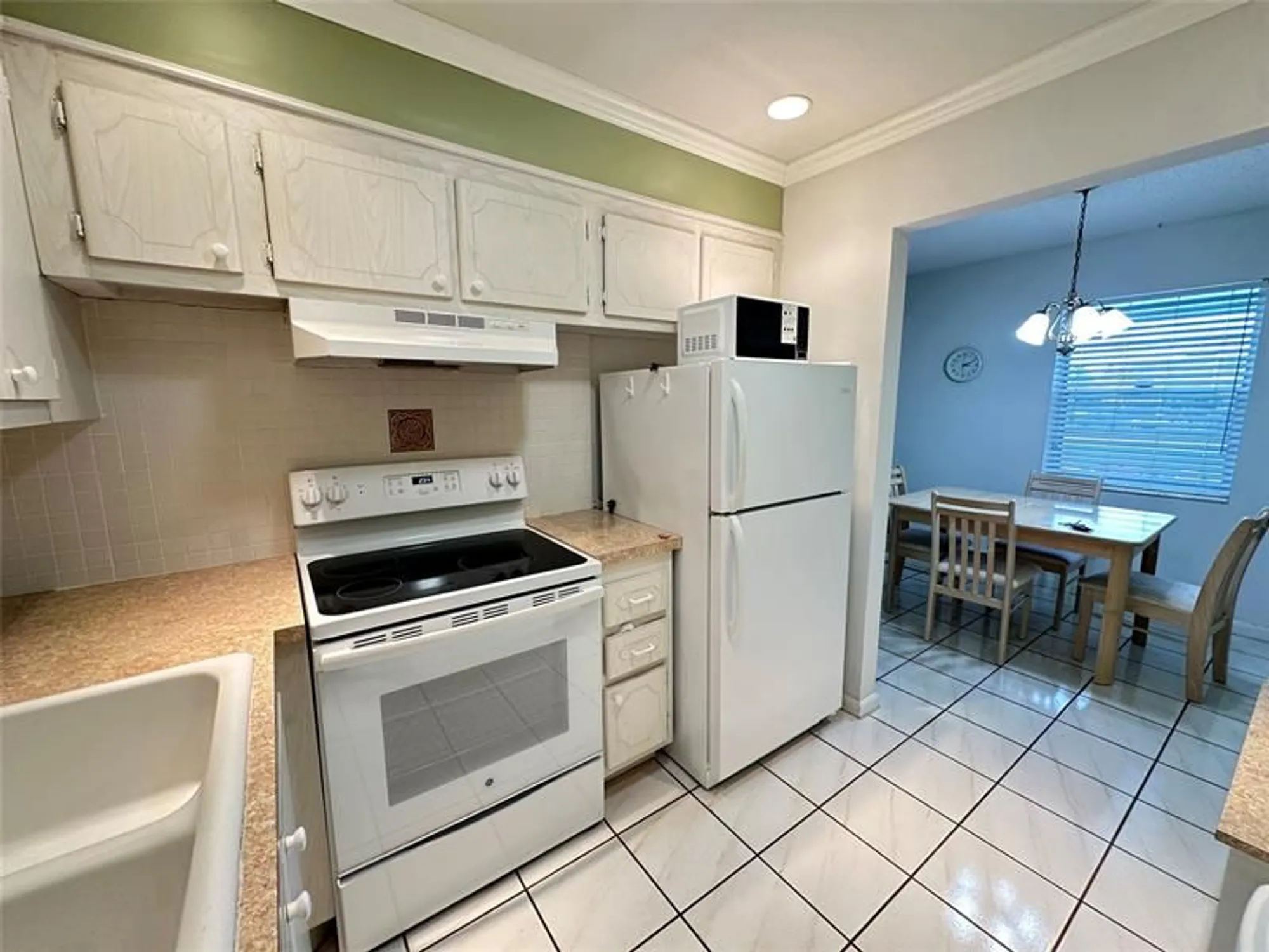 Property Slideshow image 8 of 66 | 23 lyndhurst a # 23, Deerfield Beach, FL, 33442