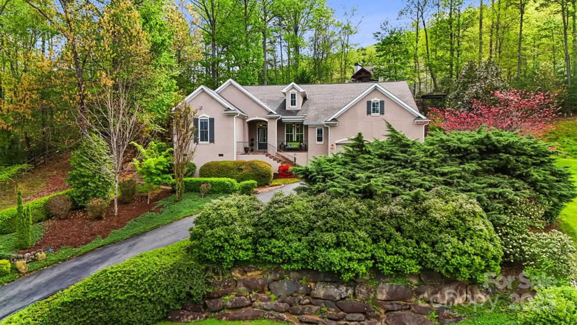 Property Slideshow image 1 of 48 | 14 larue ct, Biltmore Lake, NC, 28715