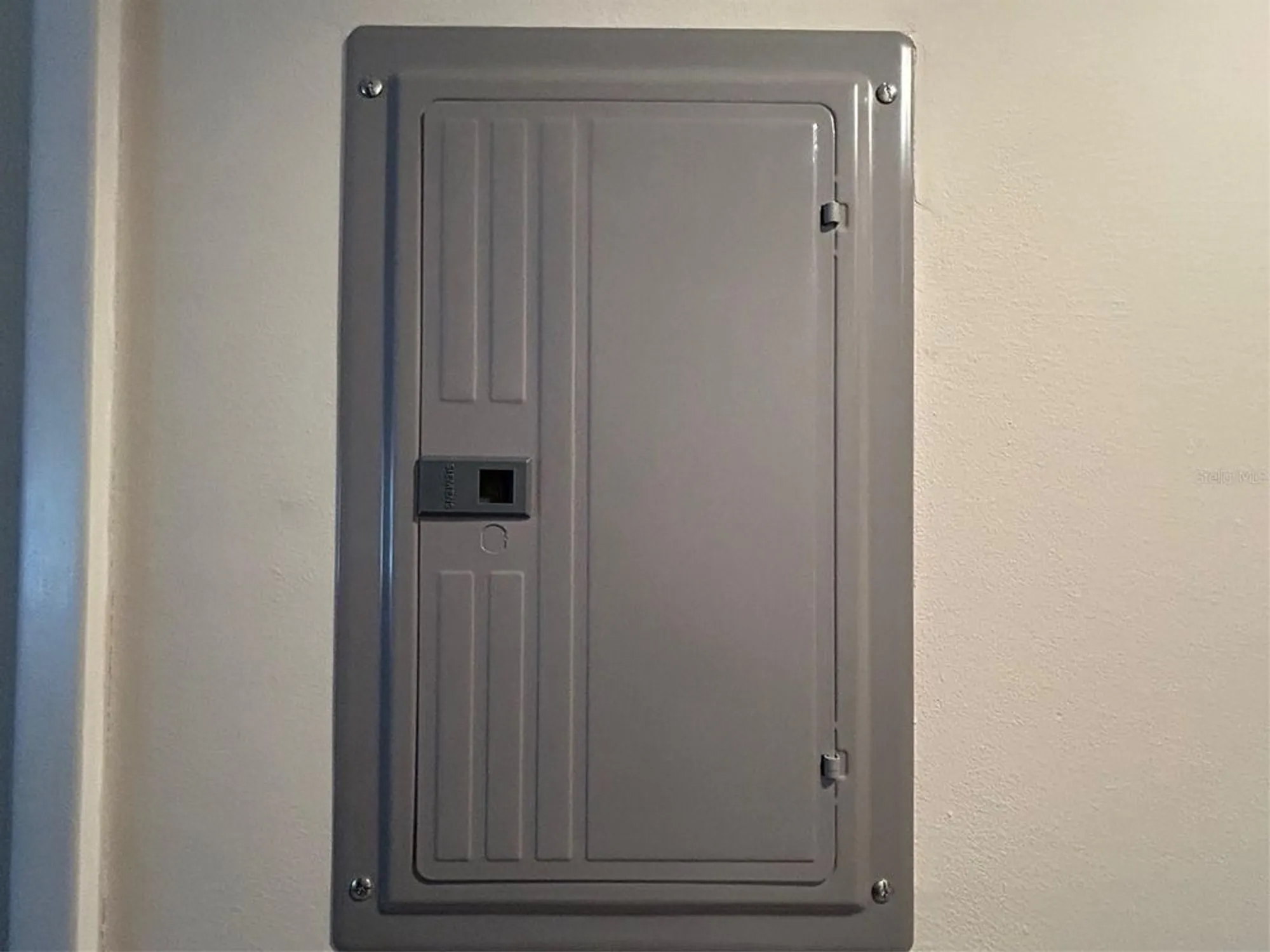 Property Slideshow image 16 of 28 | 2541 laurelwood dr # 8c, Clearwater, FL, 33763