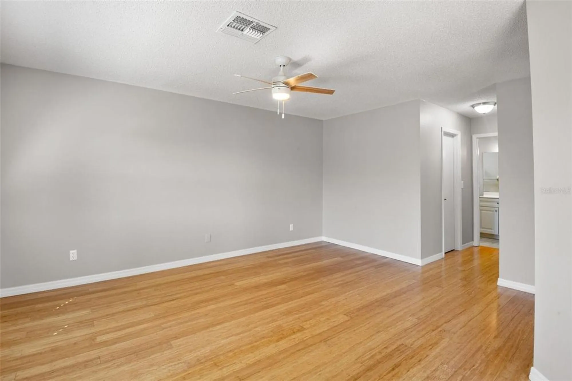 Property Slideshow image 20 of 51 | 302 linger ln, Sun City Center, FL, 33573