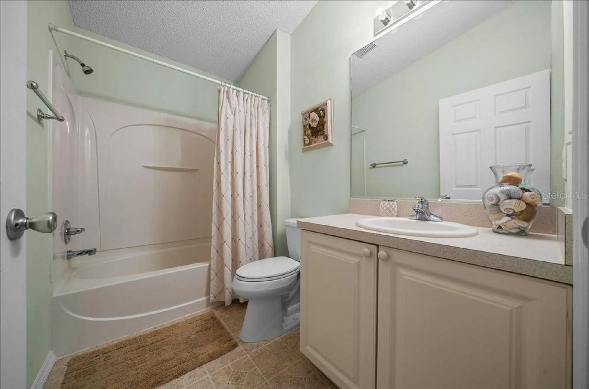 Property Slideshow image 13 of 30 | 2023 thurmond ave, The Villages, FL, 32162