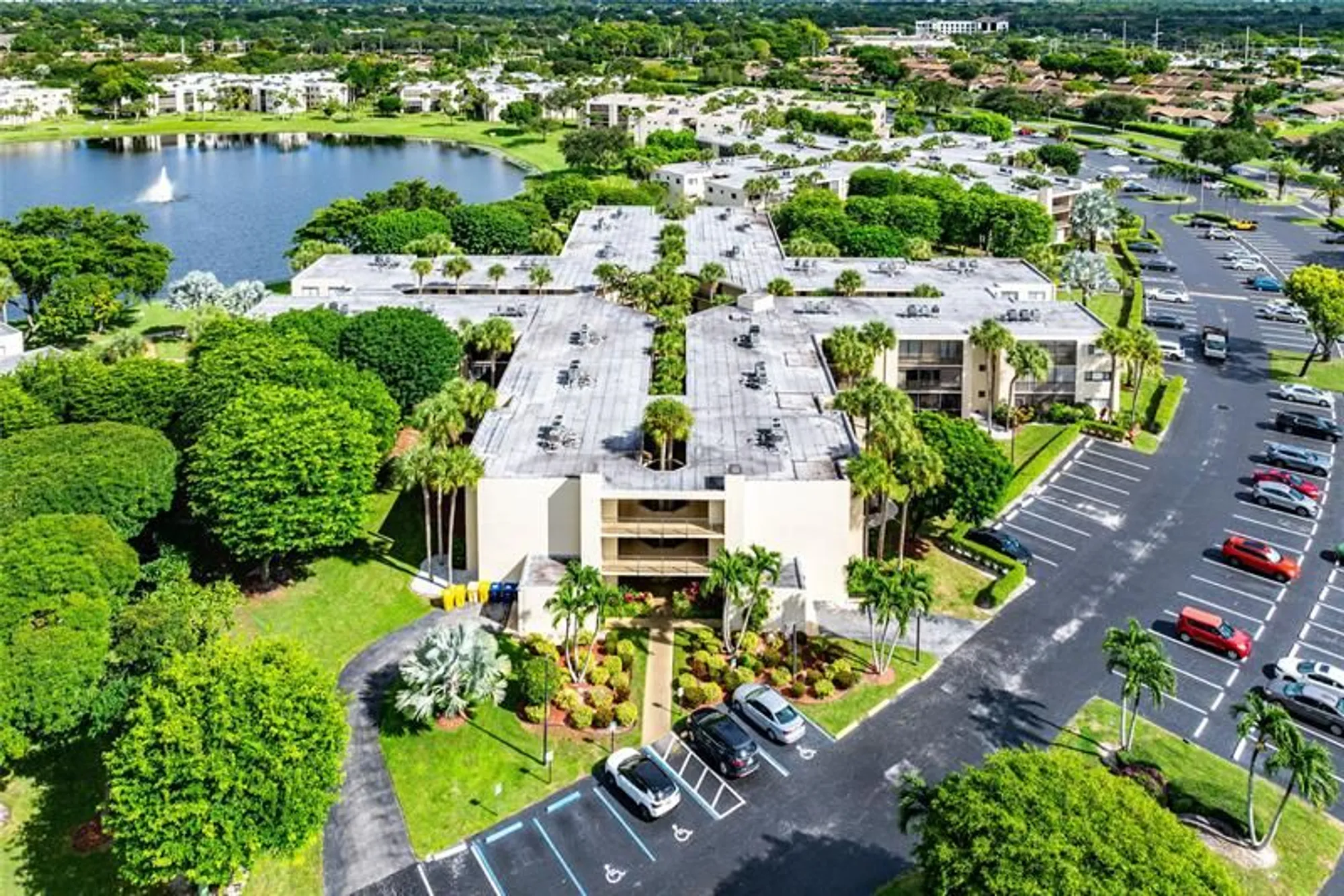 Property Slideshow image 32 of 43 | 5280 las verdes cir 202, Delray Beach, FL, 33484