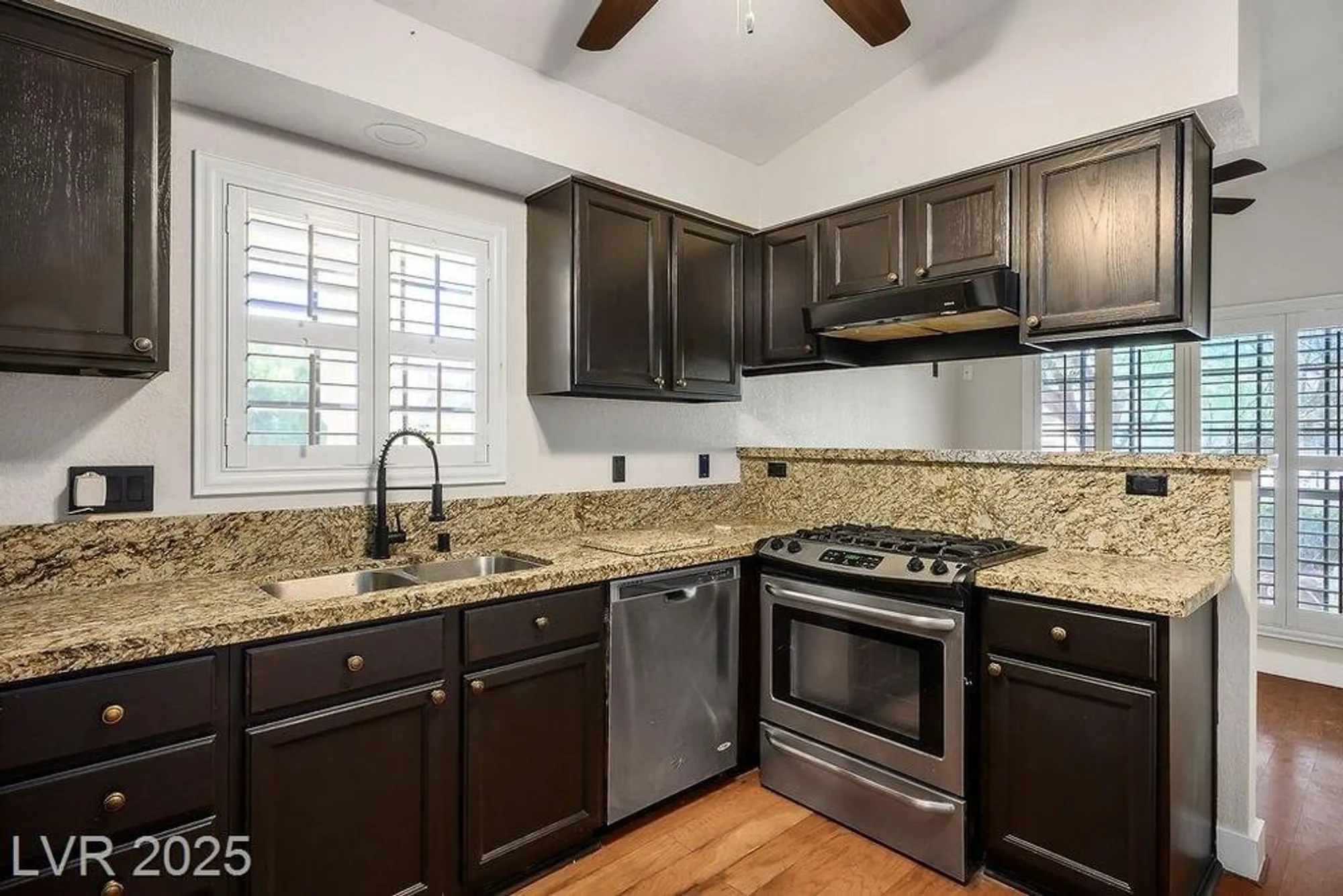 Property Slideshow image 18 of 32 | 4824 lawnwood ct, Las Vegas, NV, 89130