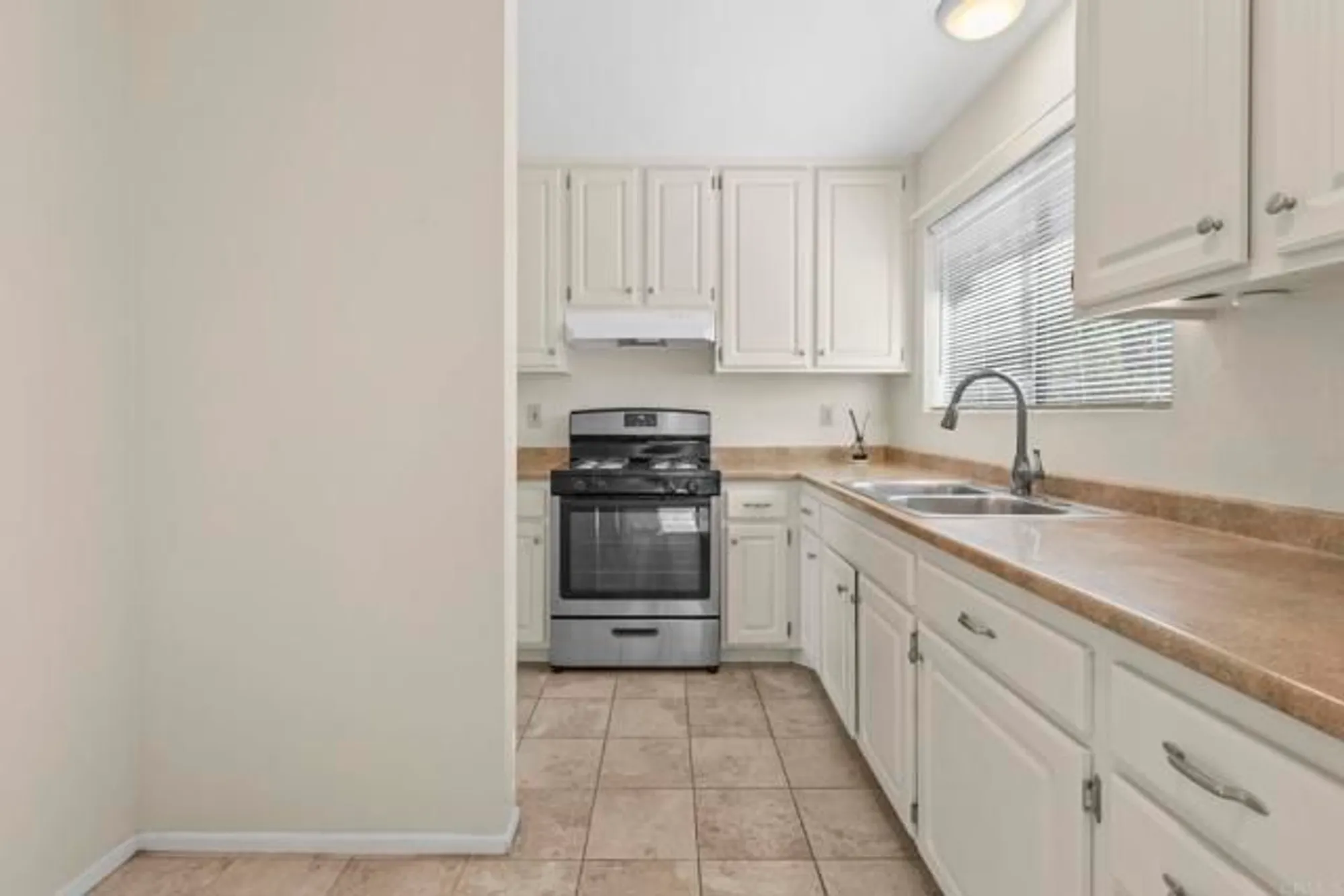 Property Slideshow image 13 of 32 | 1523 temple heights dr, Oceanside, CA, 92056