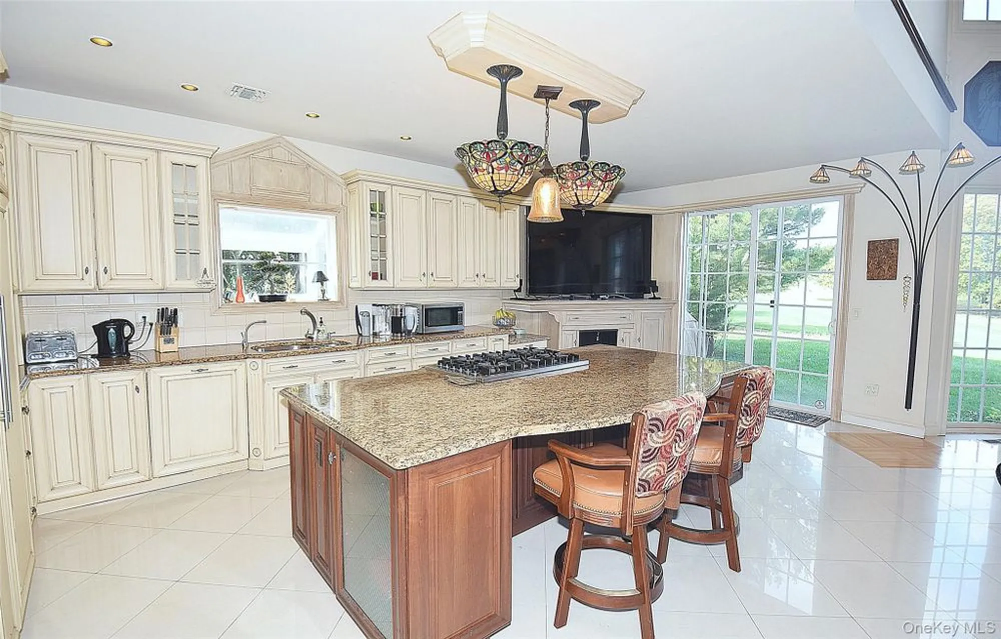 Property Slideshow image 4 of 26 | 259 altessa blvd, Melville, NY, 11747