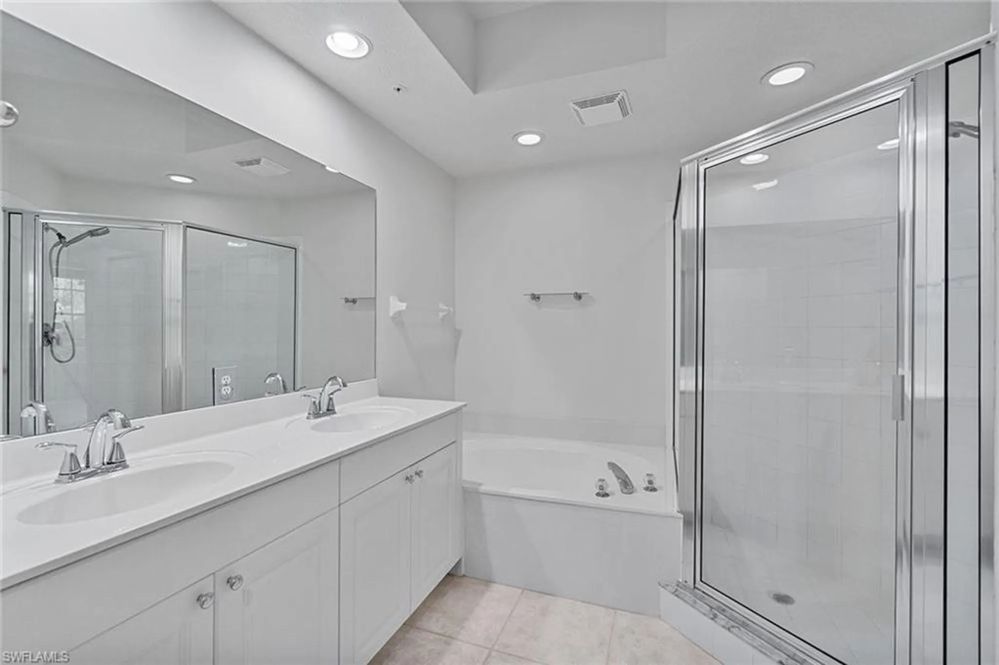 Property Slideshow image 8 of 22 | 24370 sandpiper isle way unit 105, Bonita Springs, FL, 34134