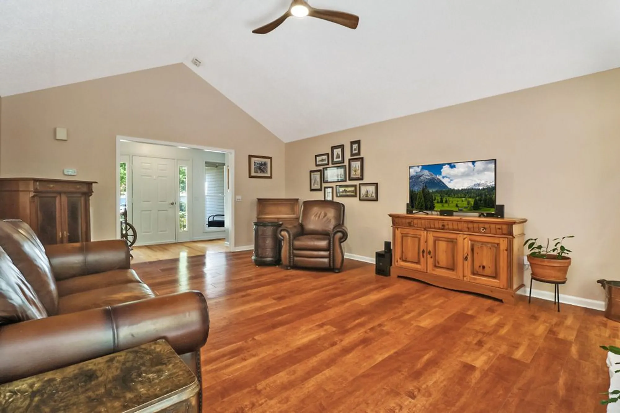 Property Slideshow image 8 of 33 | 19 trafalgar ln, Crossville, TN, 38558