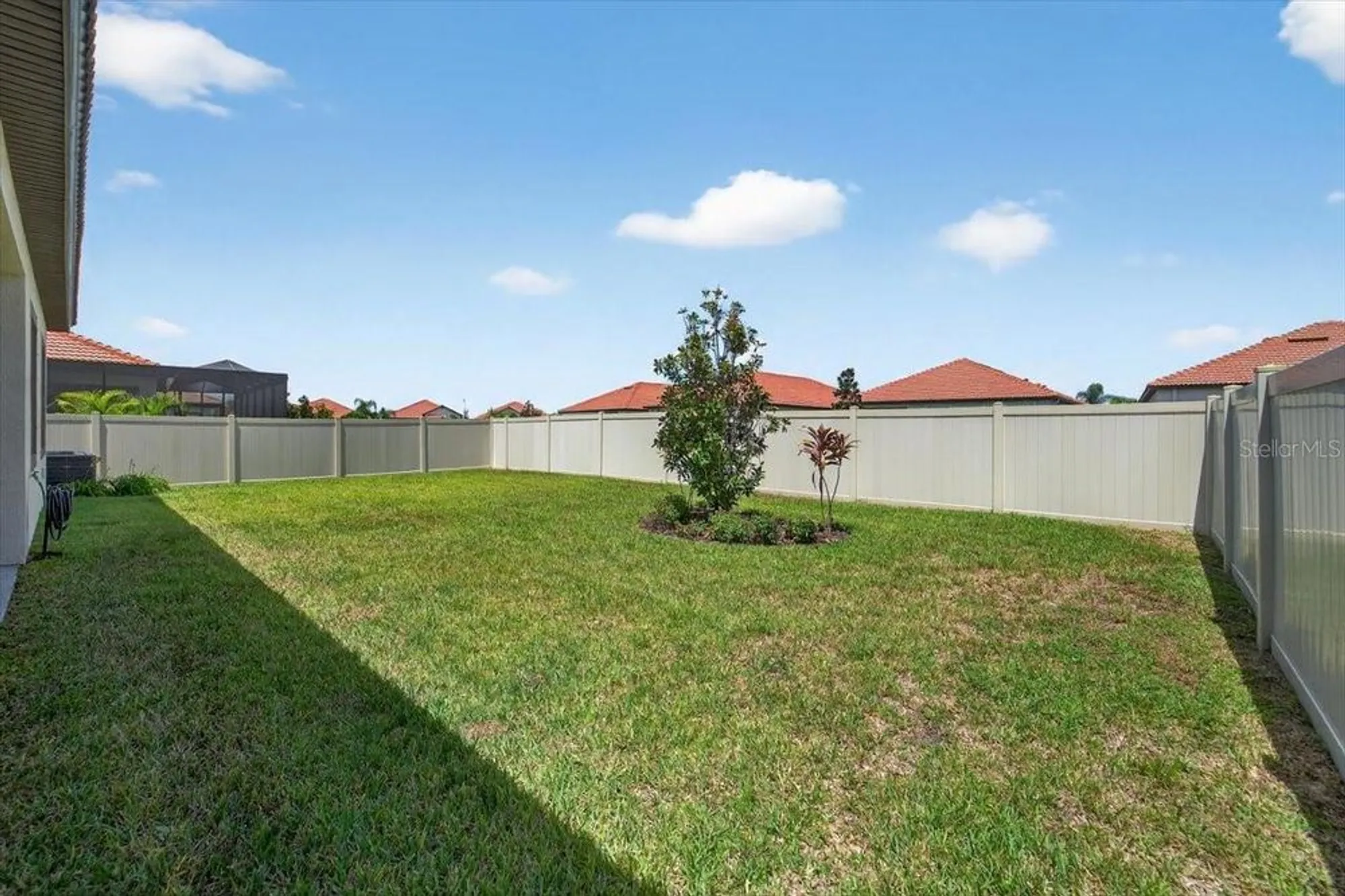 Property Slideshow image 35 of 80 | 17317 scuba crest st, Wimauma, FL, 33598