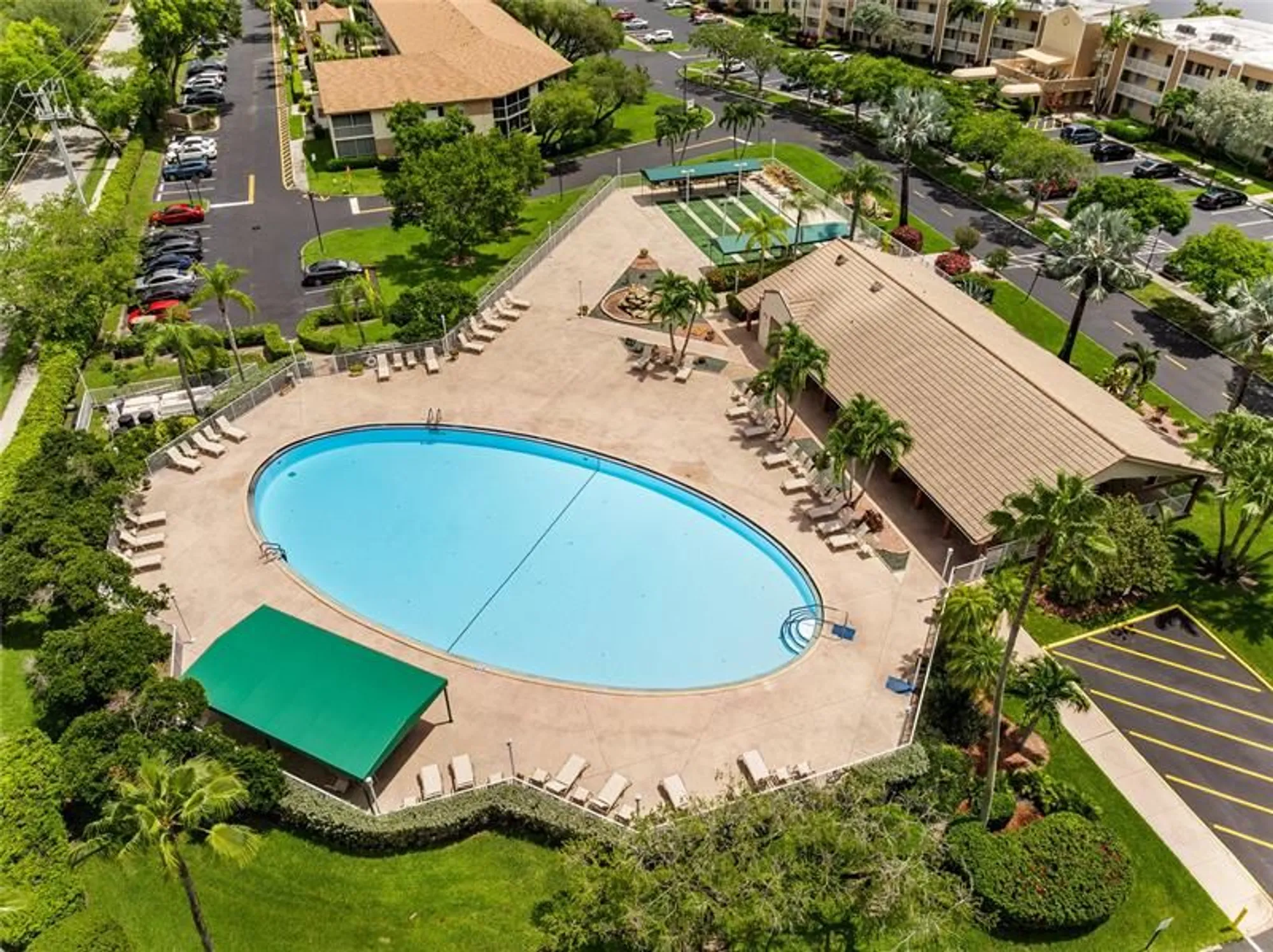 Property Slideshow image 35 of 35 | 7427 n devon dr 108, Tamarac, FL, 33321