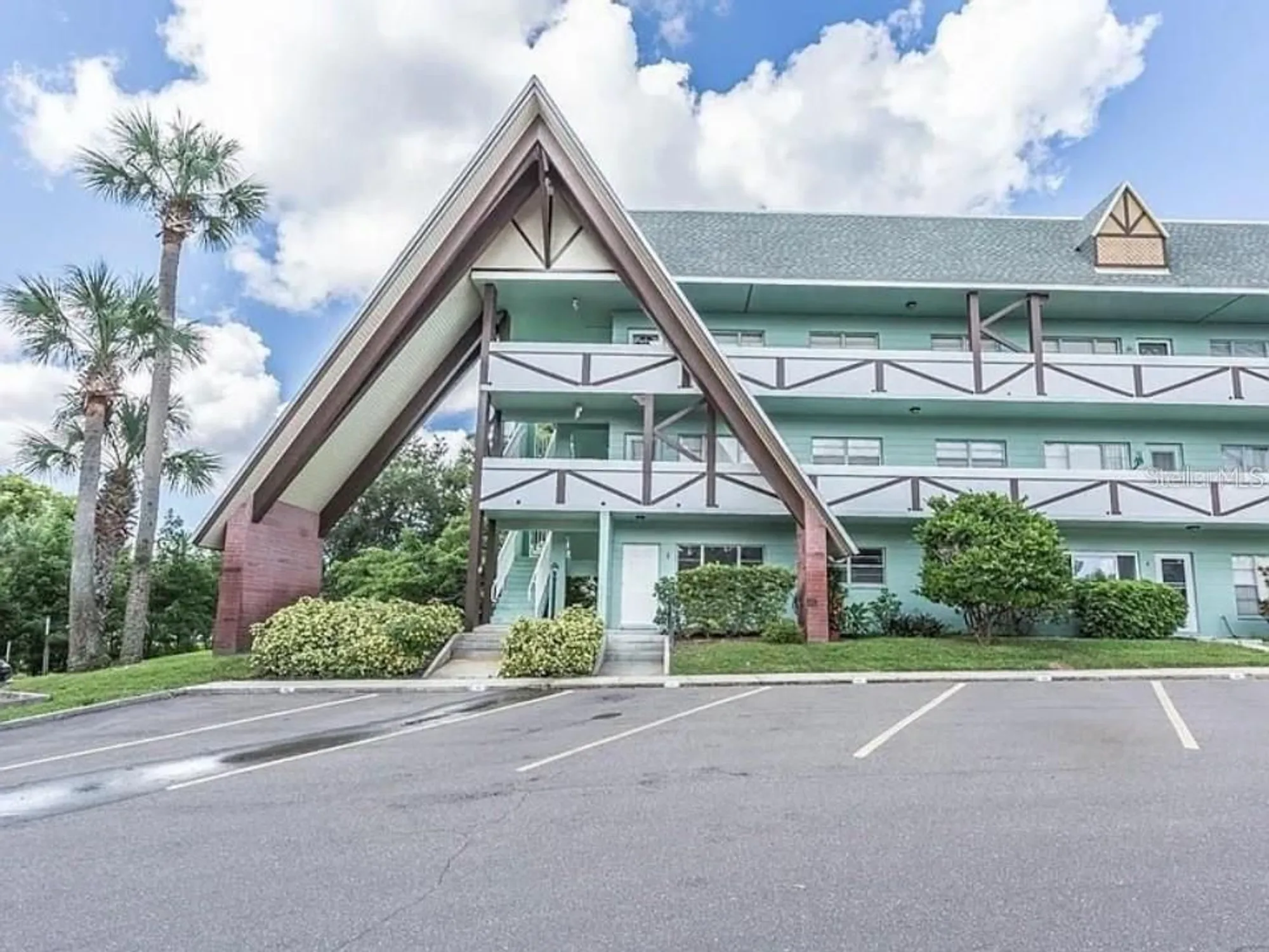 Property Slideshow image 1 of 14 | 2042 australia way 2, Clearwater, FL, 33763