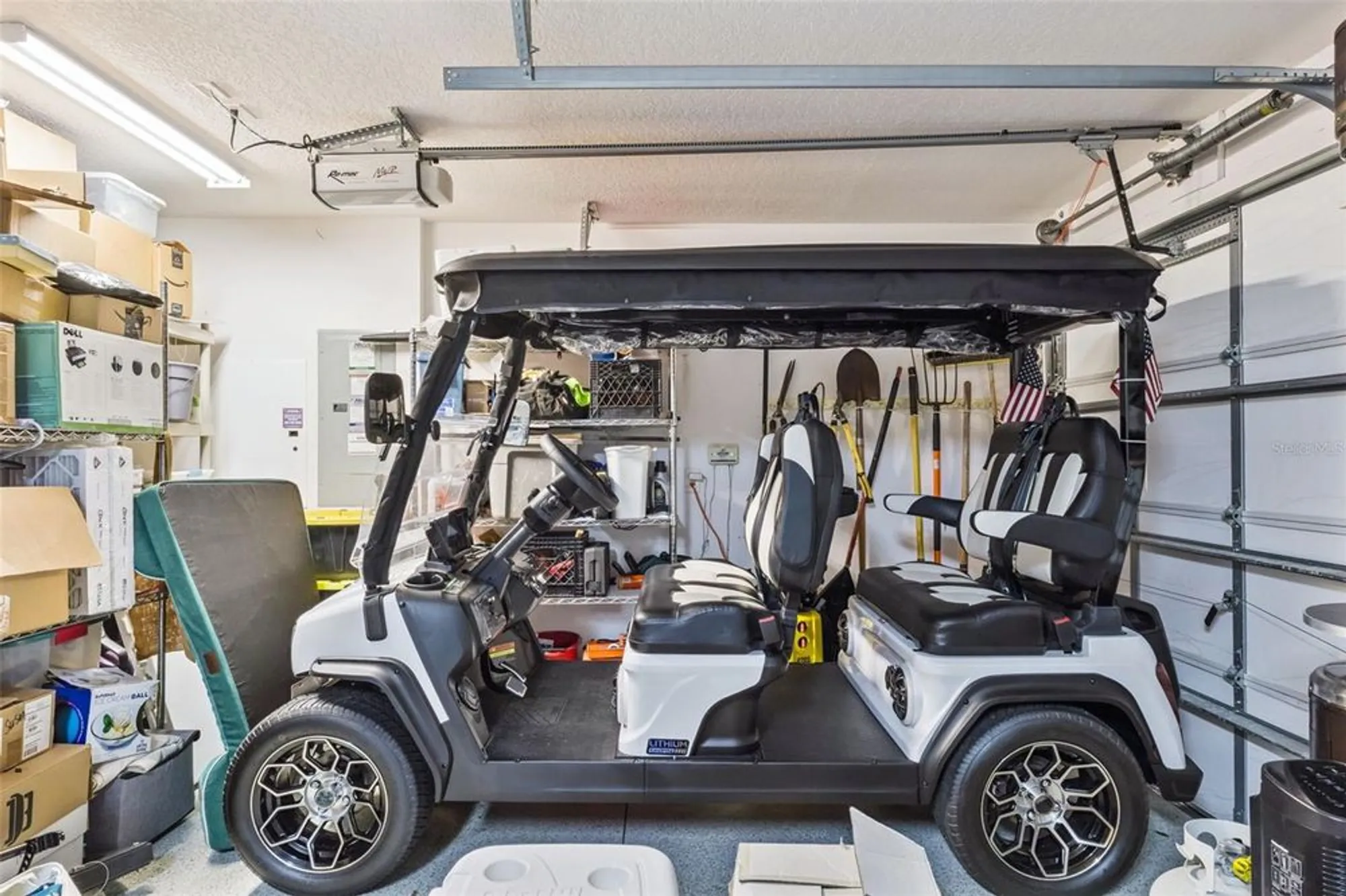 Property Slideshow image 9 of 75 | 909 abaco path, The Villages, FL, 32163