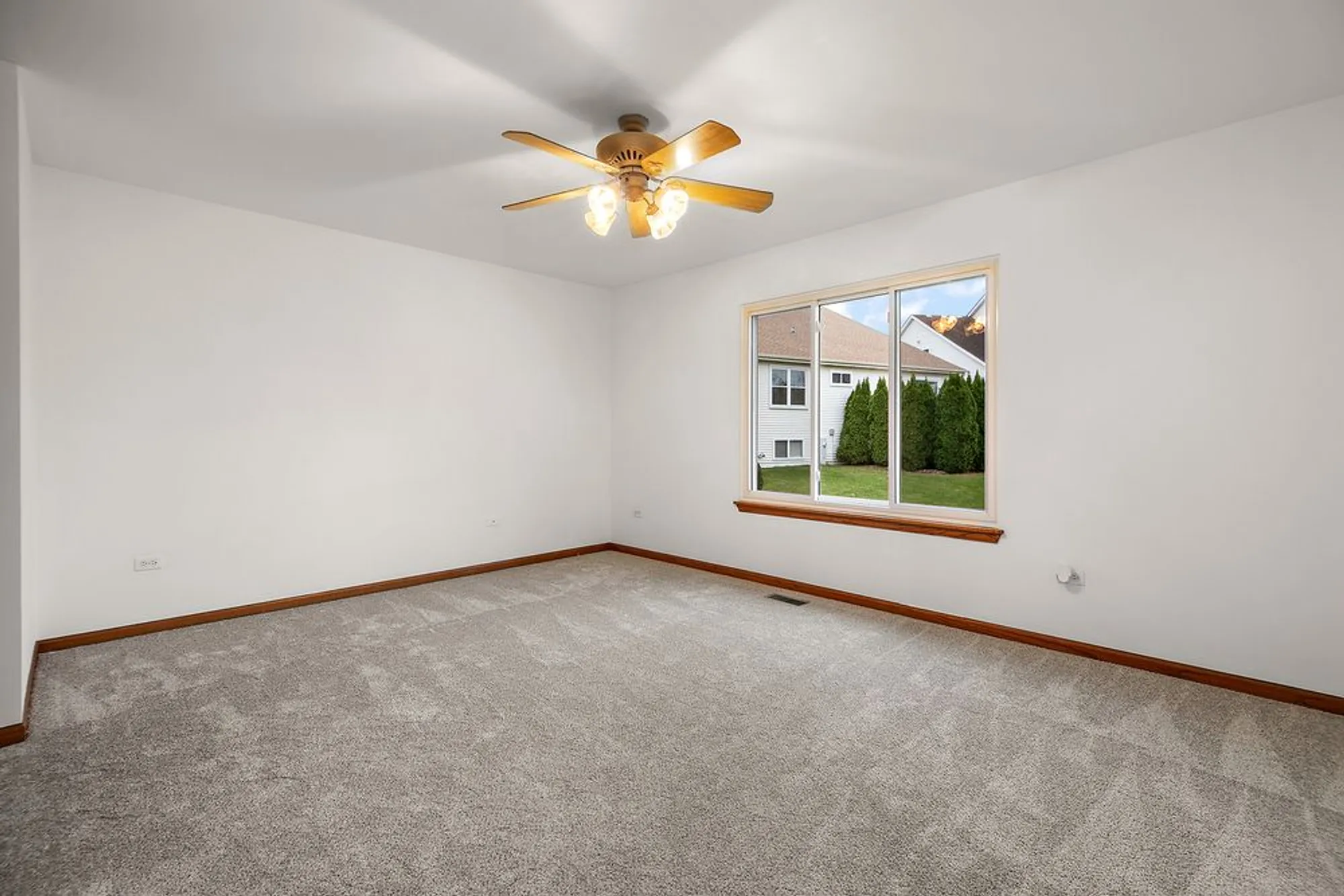 Property Slideshow image 16 of 38 | 21327 w redwood dr, Plainfield, IL, 60544