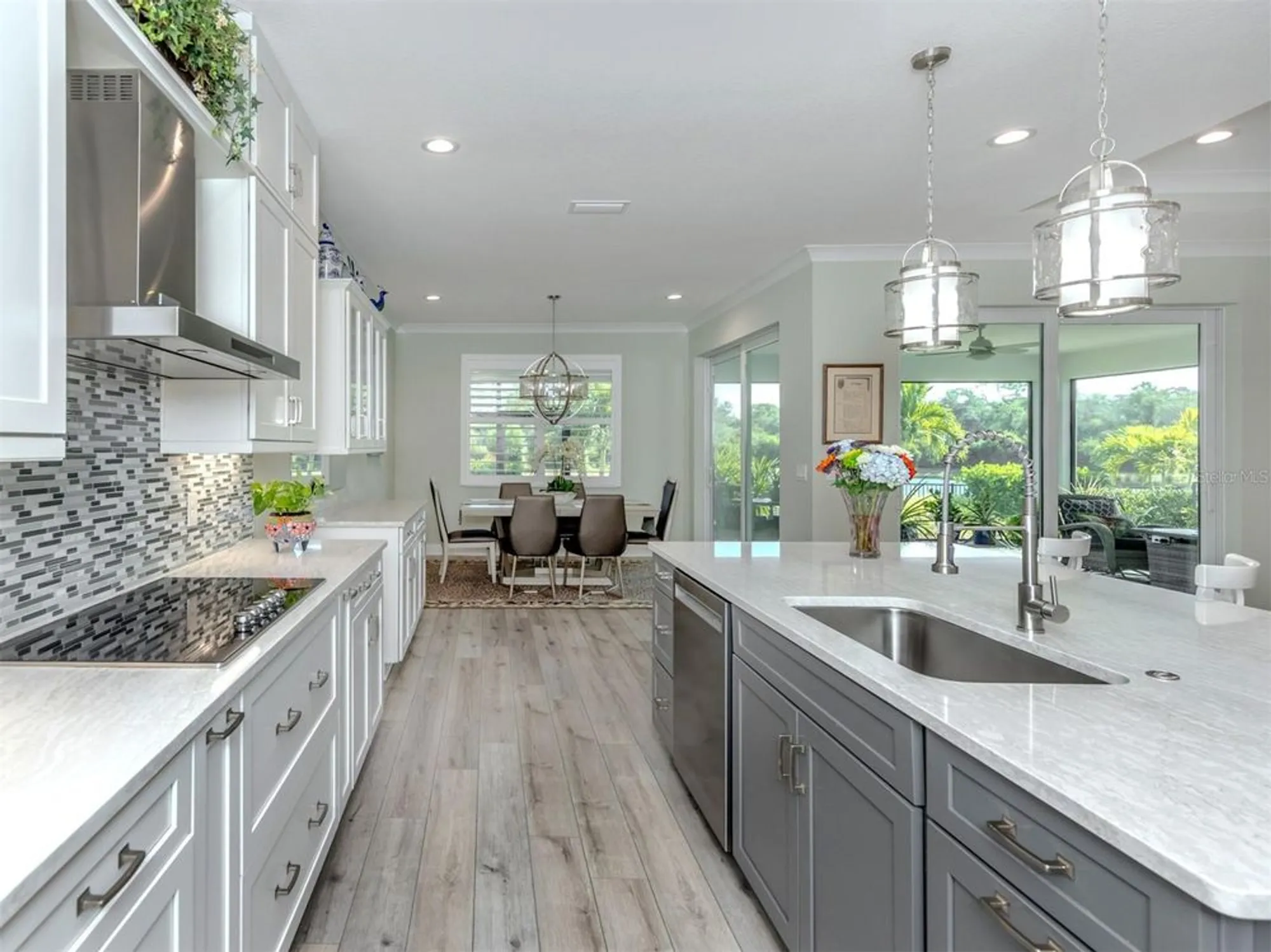 Property Slideshow image 15 of 78 | 592 mistiflower cir, Nokomis, FL, 34275