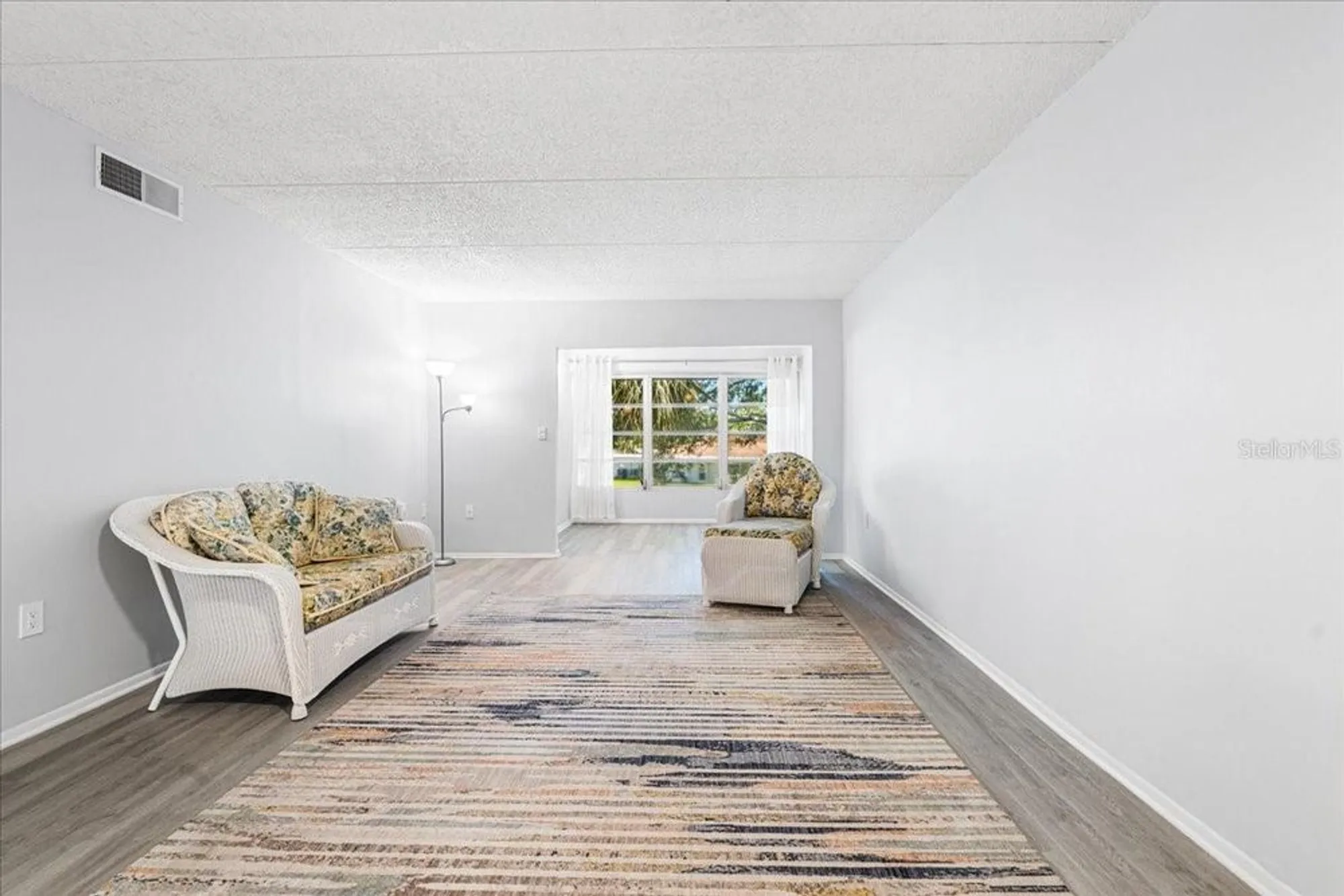 Property Slideshow image 9 of 37 | 821 patricia ave 202, Dunedin, FL, 34698