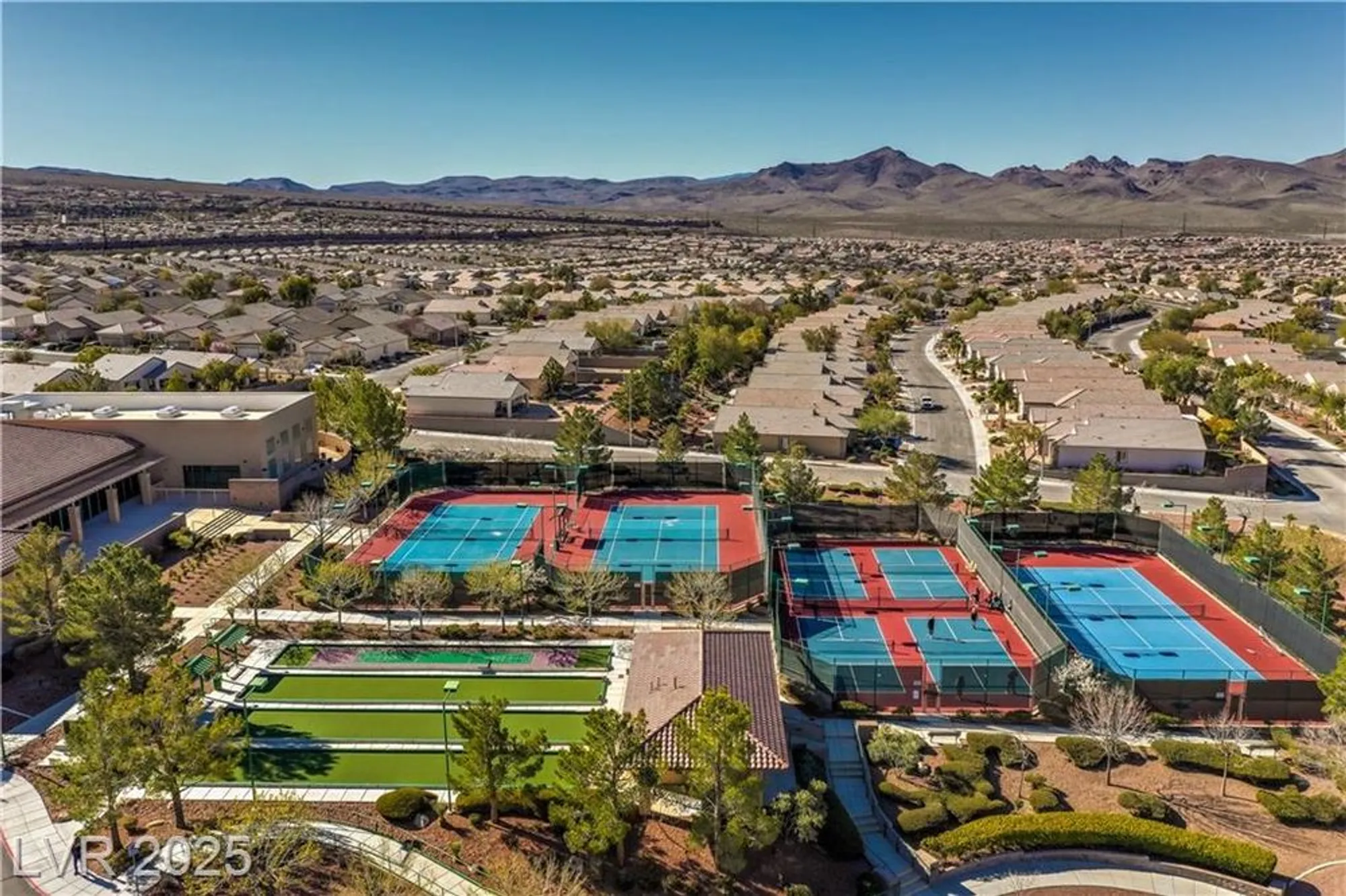 Property Slideshow image 36 of 55 | 2504 ashen light dr, Henderson, NV, 89044