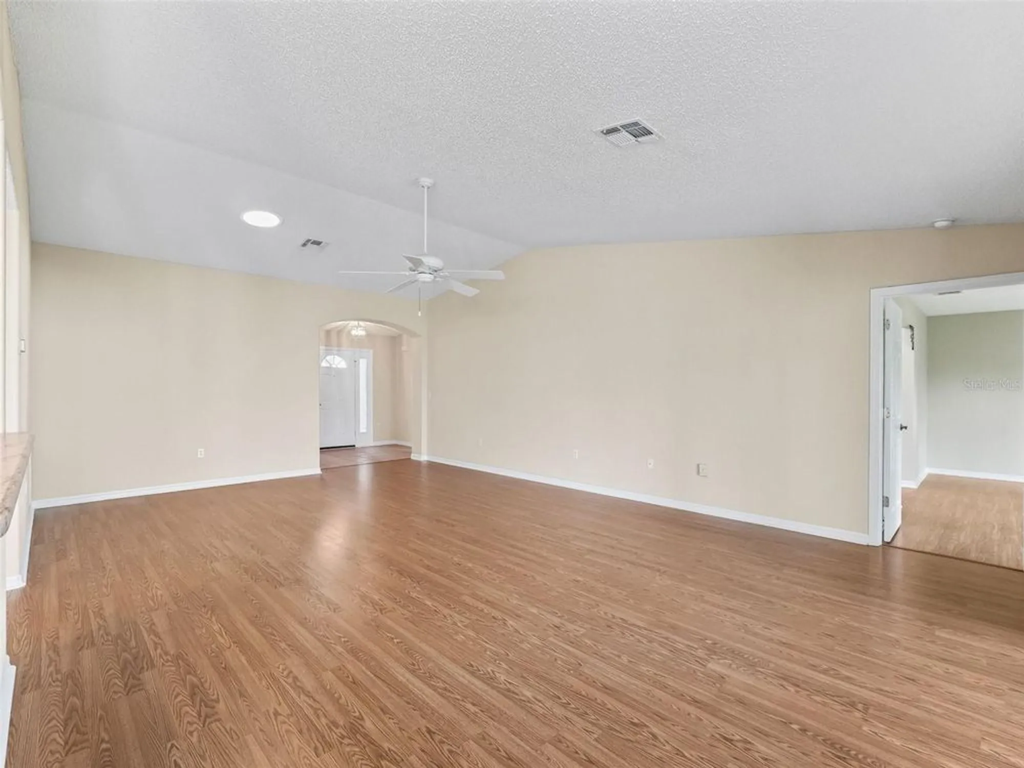 Property Slideshow image 7 of 30 | 721 timbercrest dr, Leesburg, FL, 34748