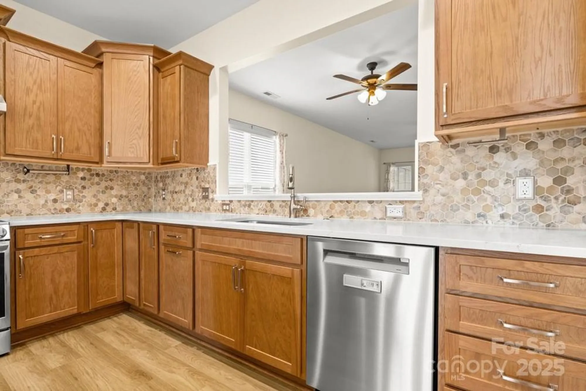 Property Slideshow image 5 of 36 | 20135 dovekie ln, Fort Mill, SC, 29707