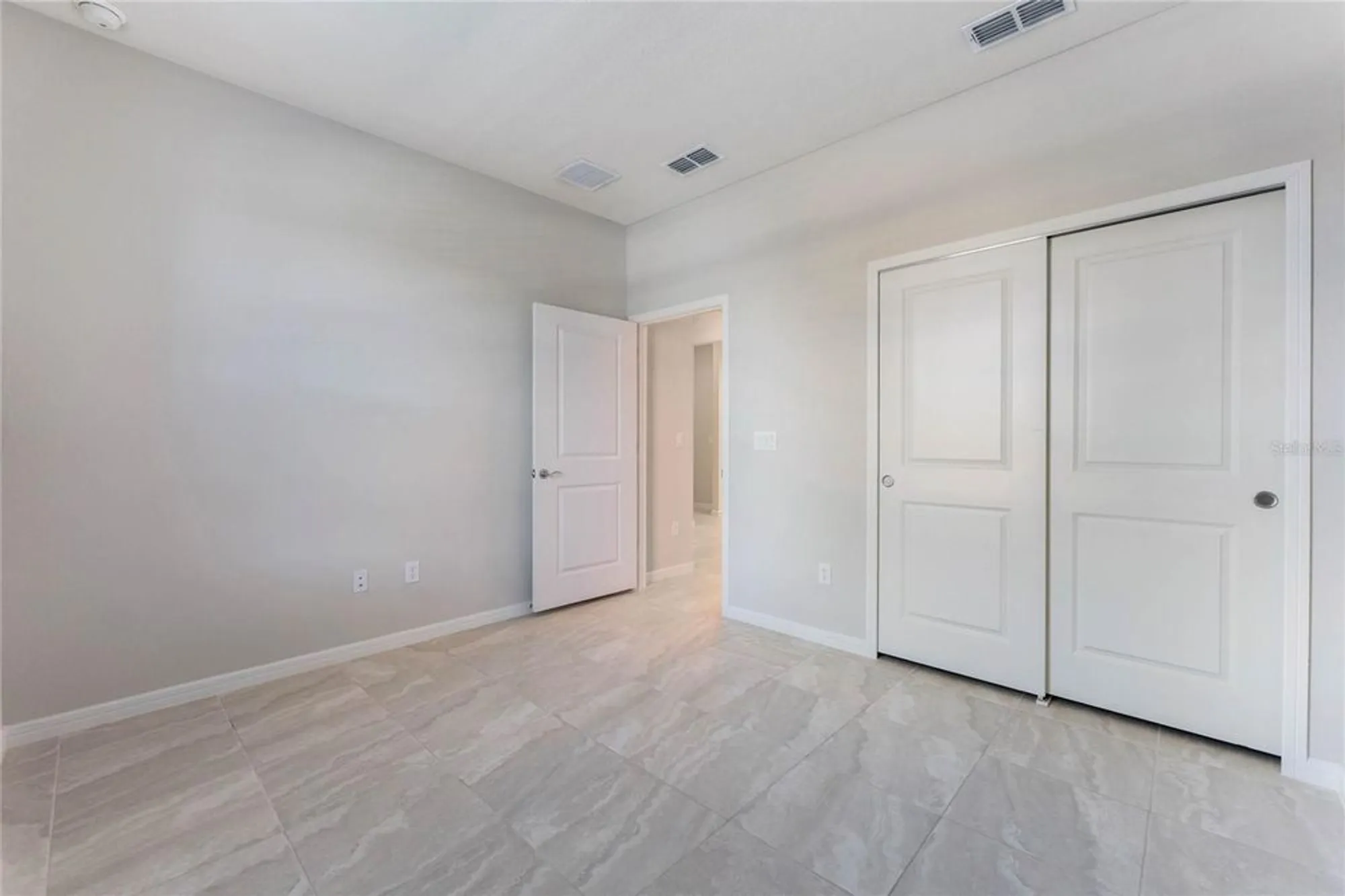 Property Slideshow image 9 of 22 | 6403 shimmering shores ln, Saint Cloud, FL, 34771