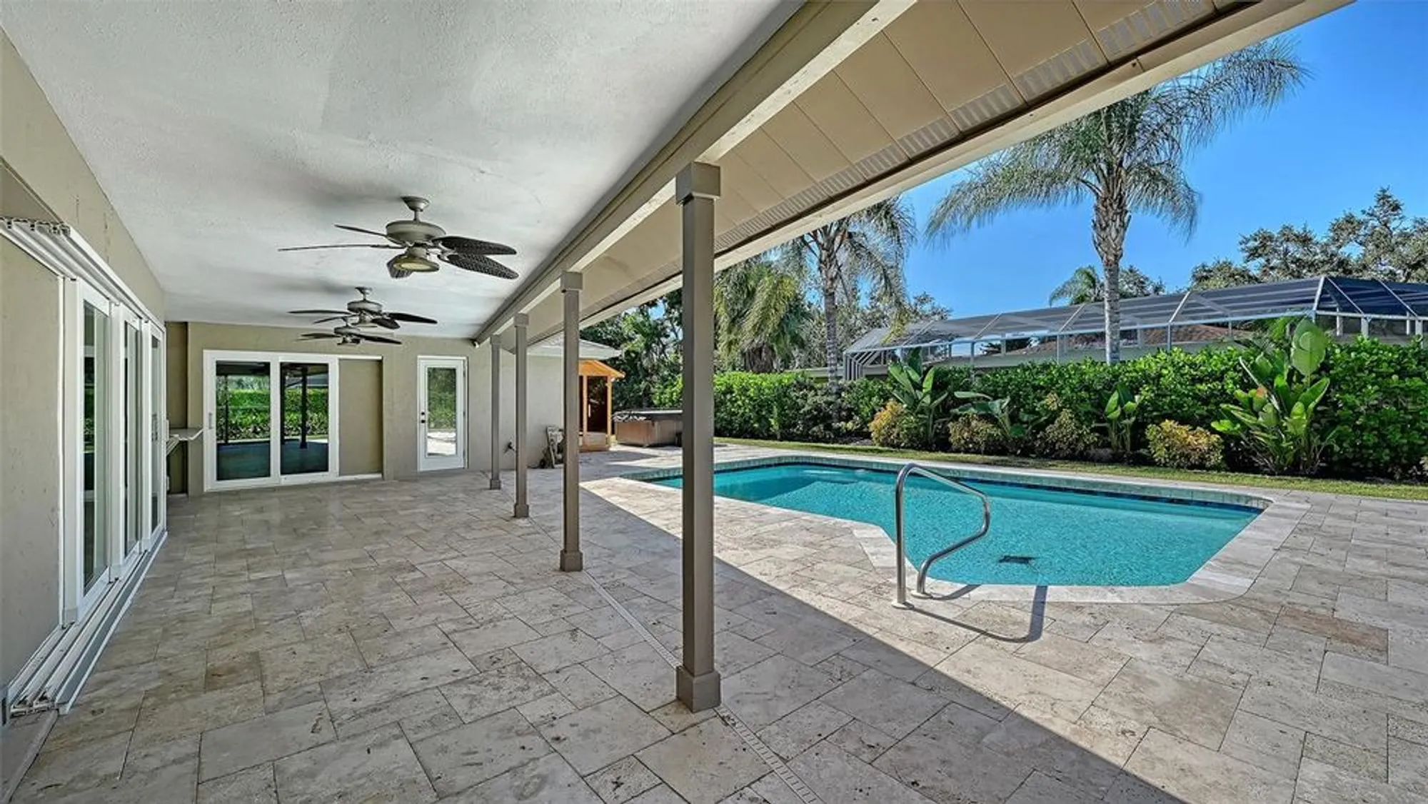 Property Slideshow image 34 of 64 | 8010 conservatory dr, Sarasota, FL, 34243