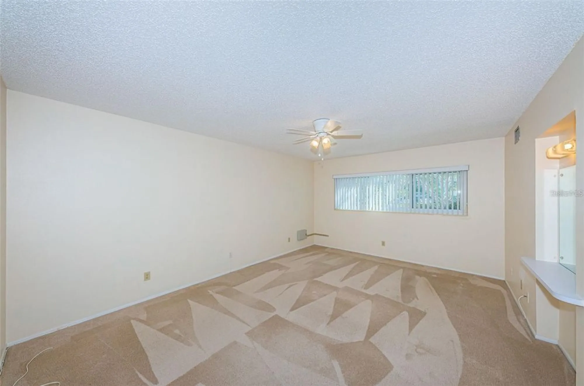 Property Slideshow image 13 of 52 | 2295 americus blvd 29, Clearwater, FL, 33763