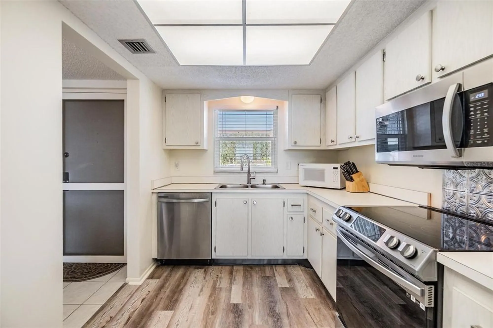 Property Slideshow image 39 of 62 | 9 forbes pl 205, Dunedin, FL, 34698