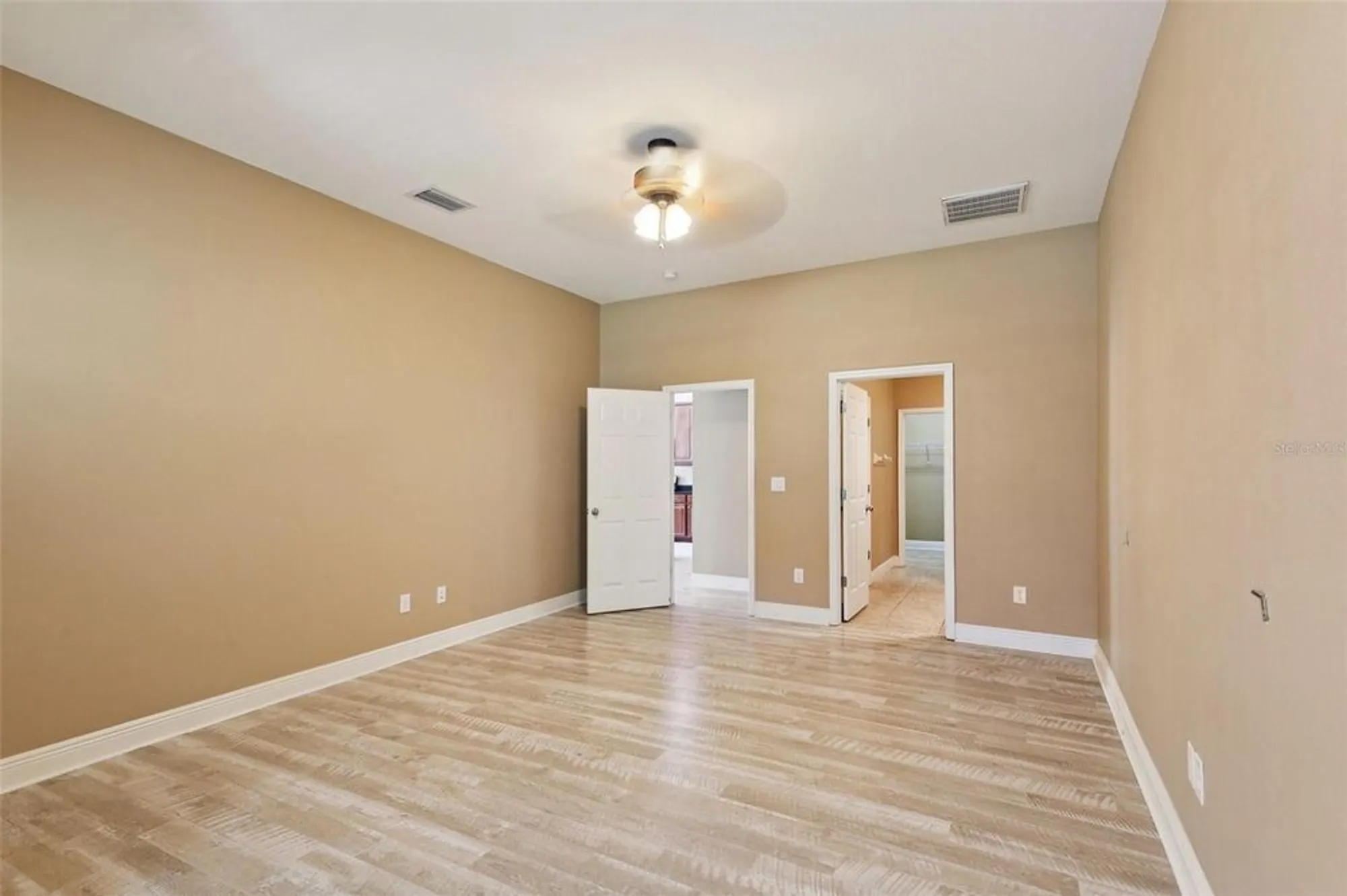 Property Slideshow image 11 of 35 | 221 sunset crest ct, Apollo Beach, FL, 33572