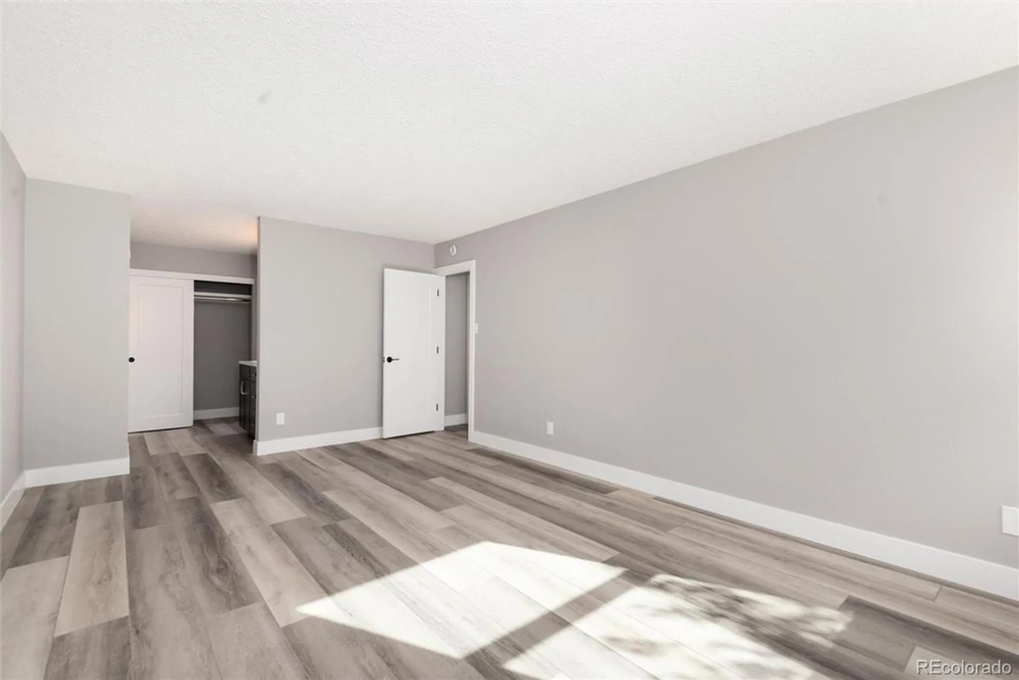 Property Slideshow image 13 of 30 | 13991 e marina dr 105, Aurora, CO, 80014