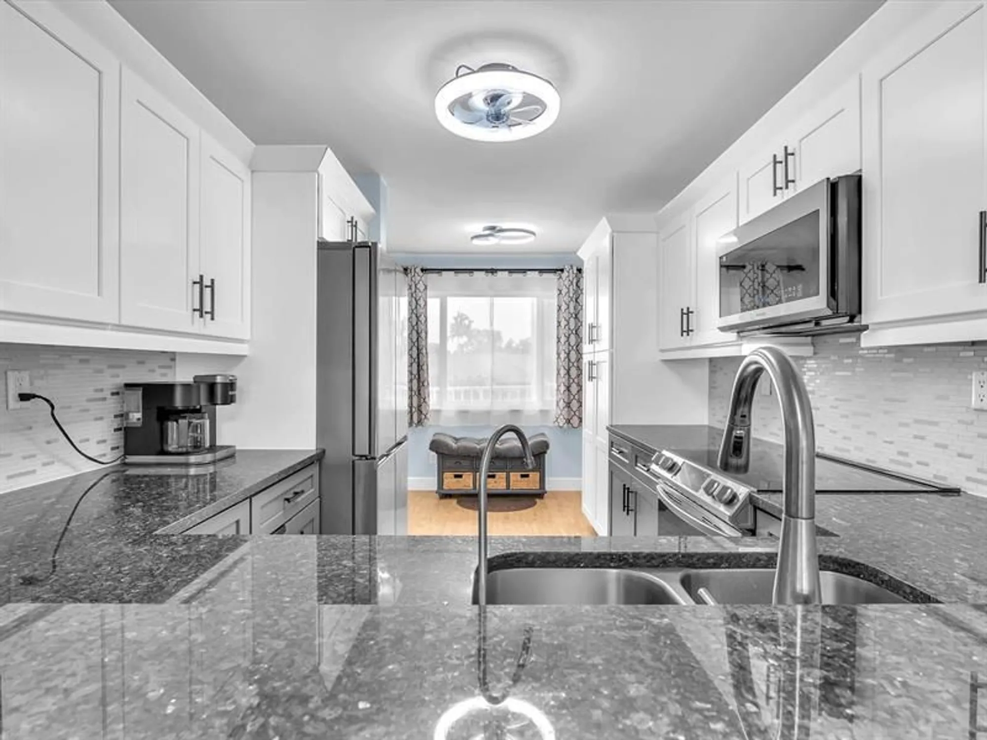 Property Slideshow image 4 of 24 | 7302 s devon dr 307, Tamarac, FL, 33321