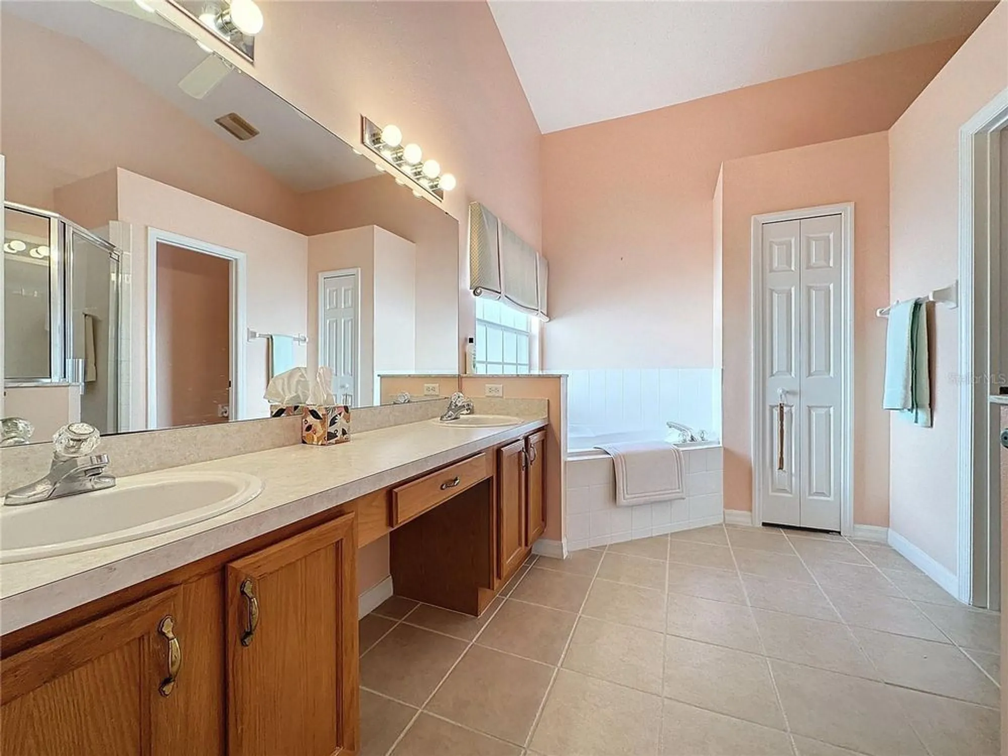 Property Slideshow image 25 of 54 | 4634 summerbridge cir, Leesburg, FL, 34748