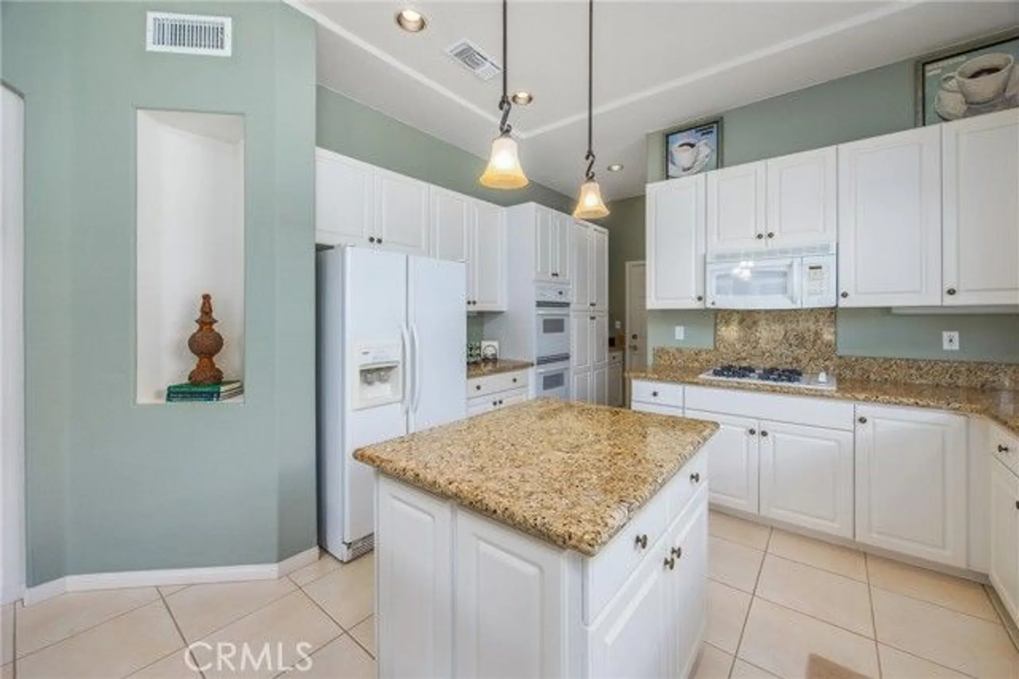 Property Slideshow image 19 of 54 | 4976 silverado ave, Banning, CA, 92220