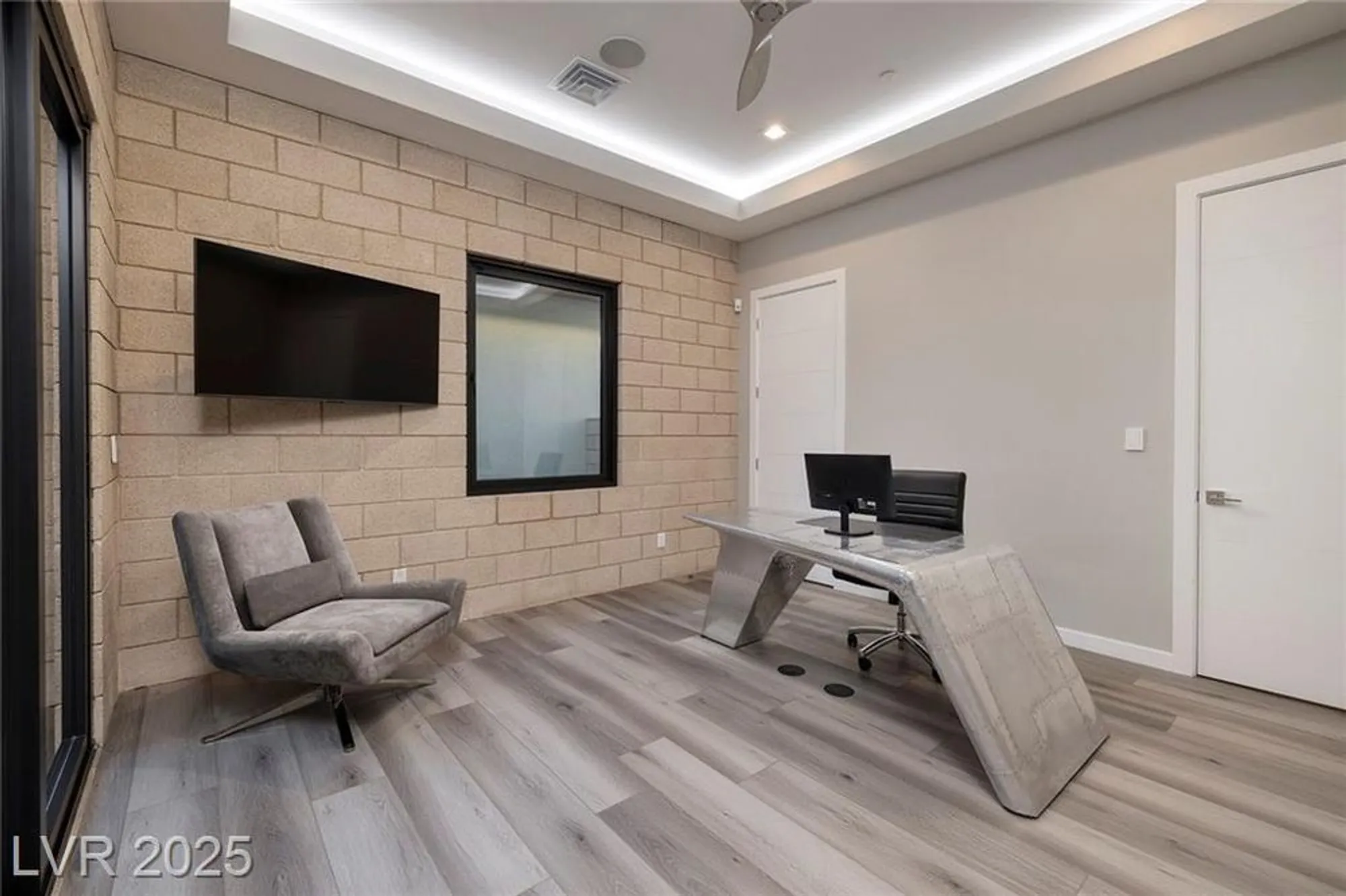 Property Slideshow image 39 of 65 | 37 reflection shores ln, Henderson, NV, 89011