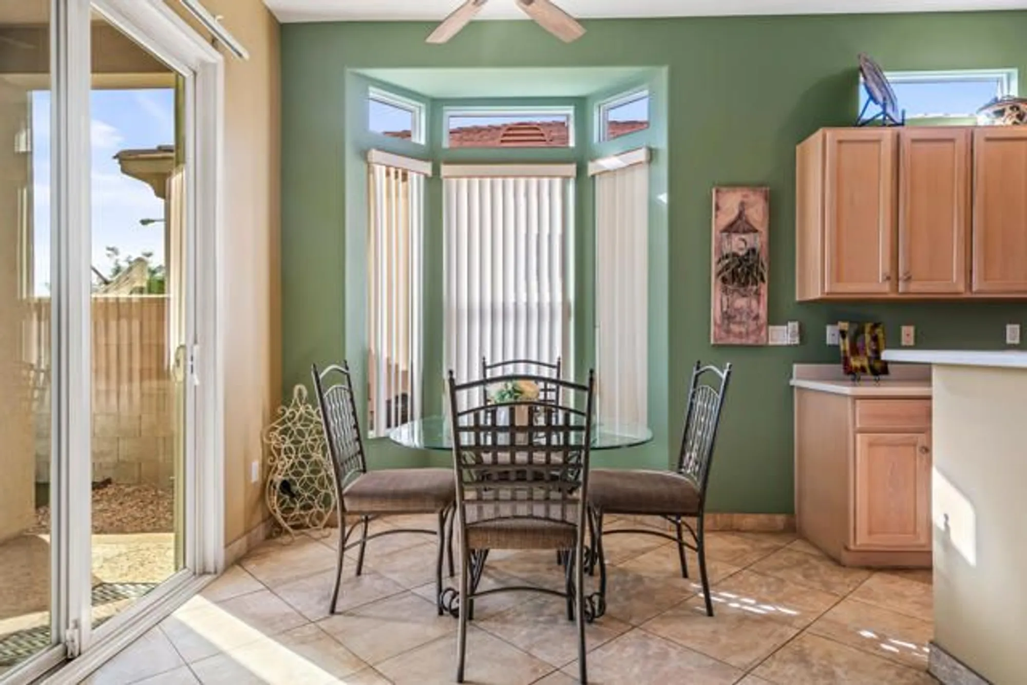 Property Slideshow image 13 of 51 | 43774 royal saint george dr, Indio, CA, 92201
