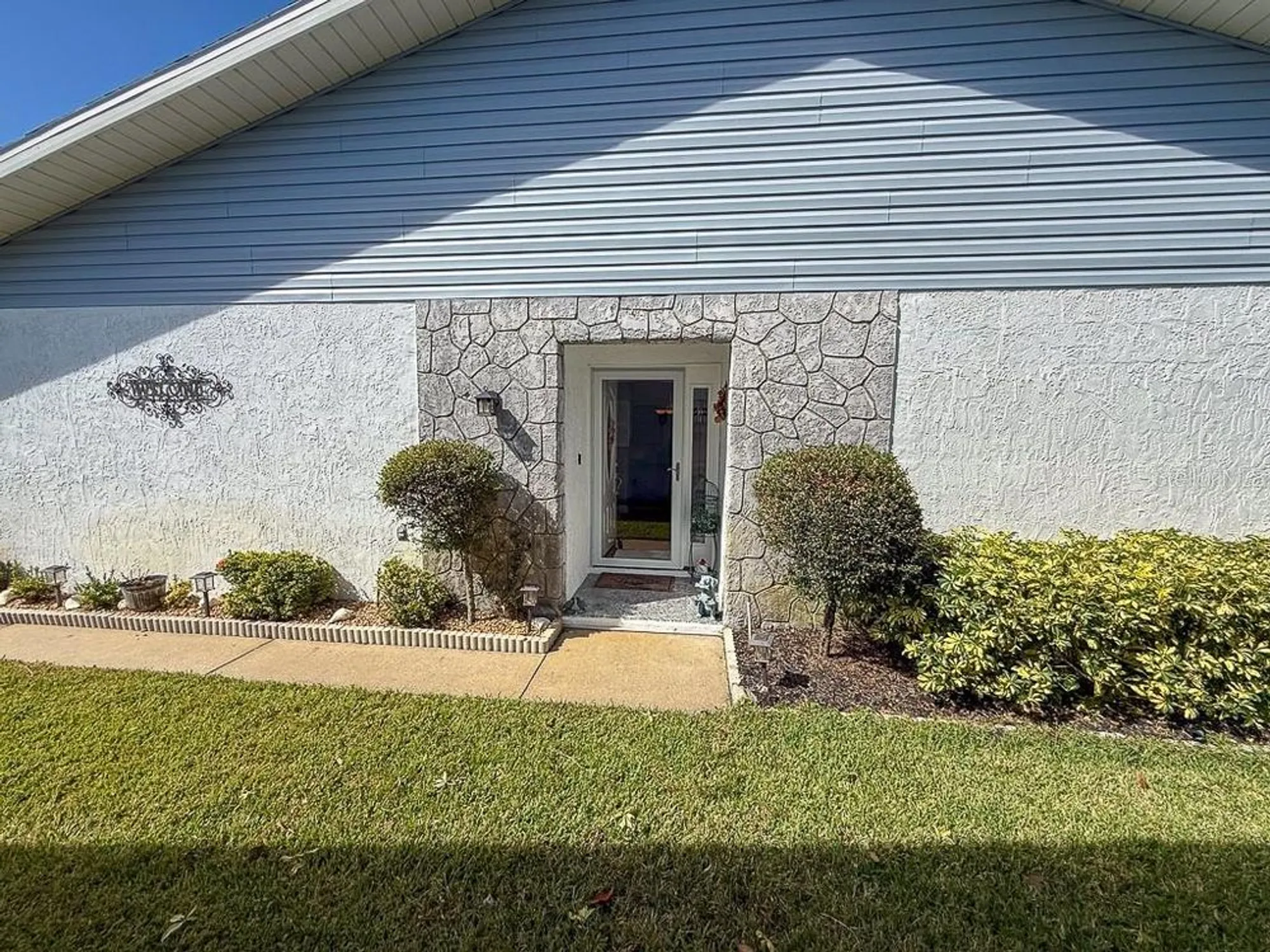 Property Slideshow image 4 of 58 | 3273 mcmath dr, Palm Harbor, FL, 34684