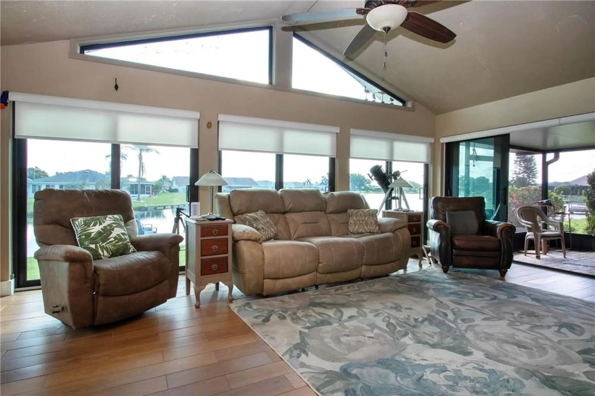 Property Slideshow image 14 of 77 | 1527 fort duquesna dr, Sun City Center, FL, 33573