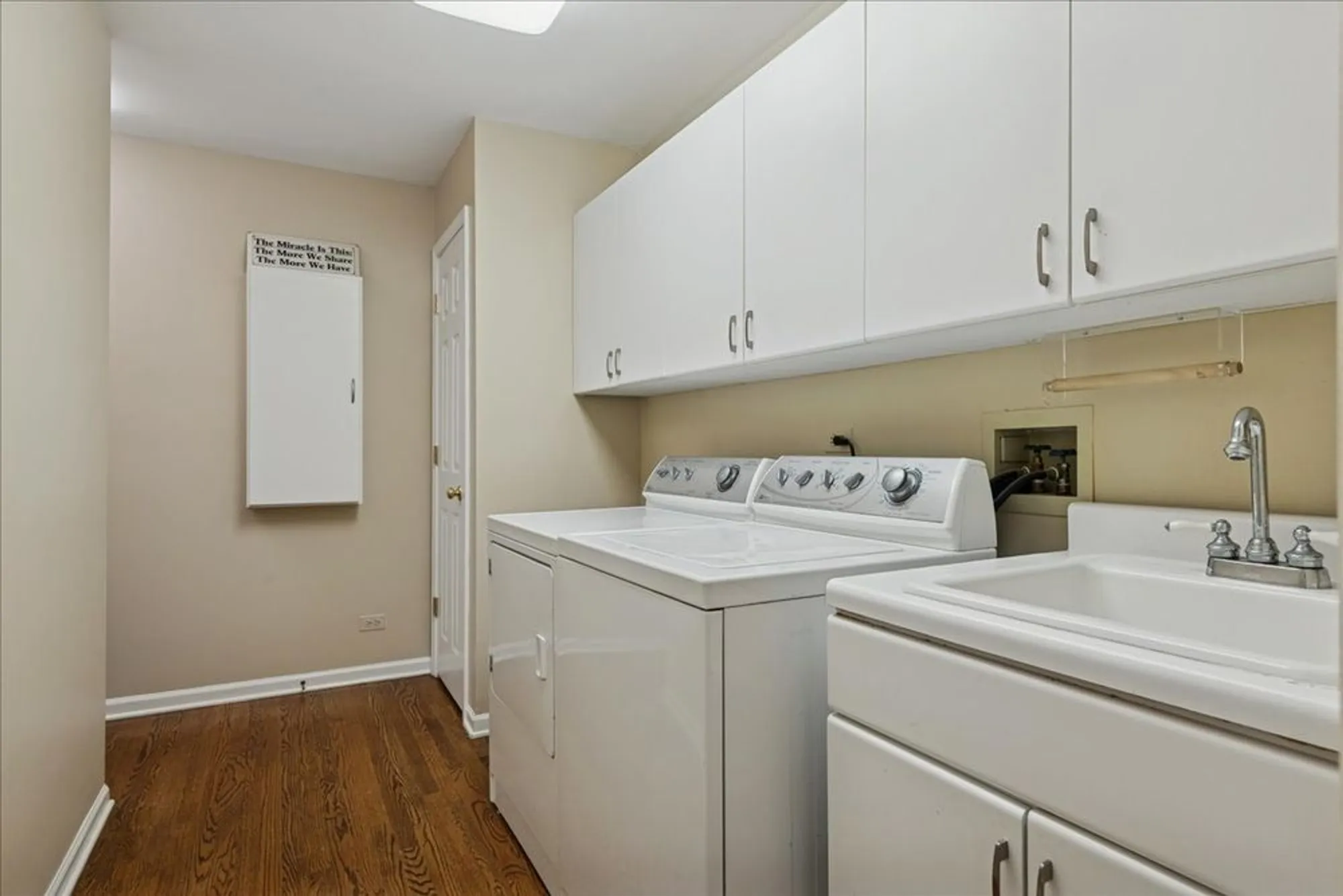 Property Slideshow image 23 of 55 | 868 longmeadow ct, Lake Barrington, IL, 60010