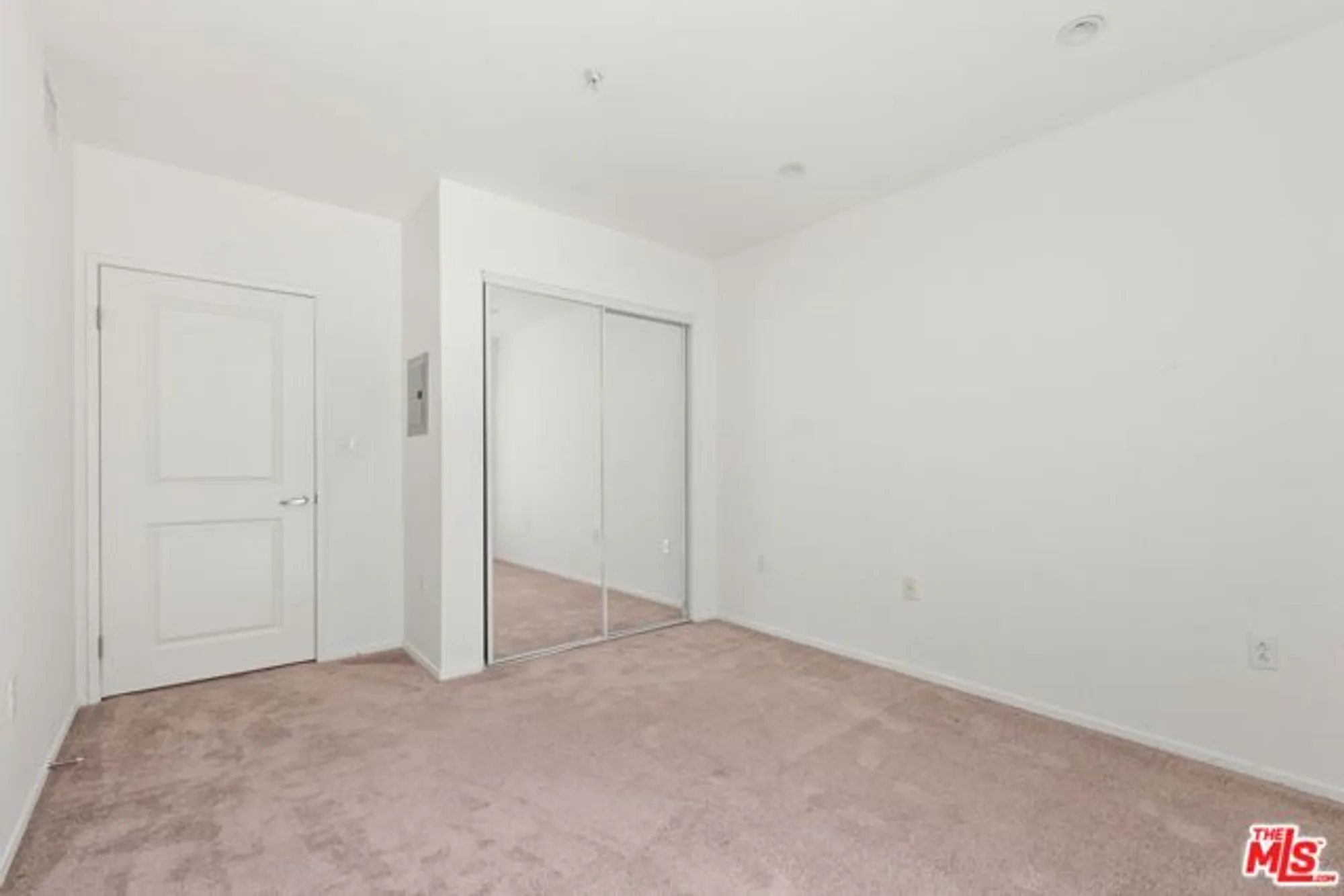 Property Slideshow image 24 of 41 | 267 s san pedro st unit 211, Los Angeles, CA, 90012