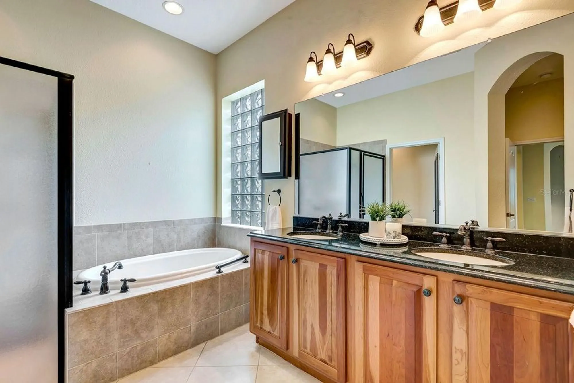 Property Slideshow image 16 of 31 | 804 regal manor way, Sun City Center, FL, 33573