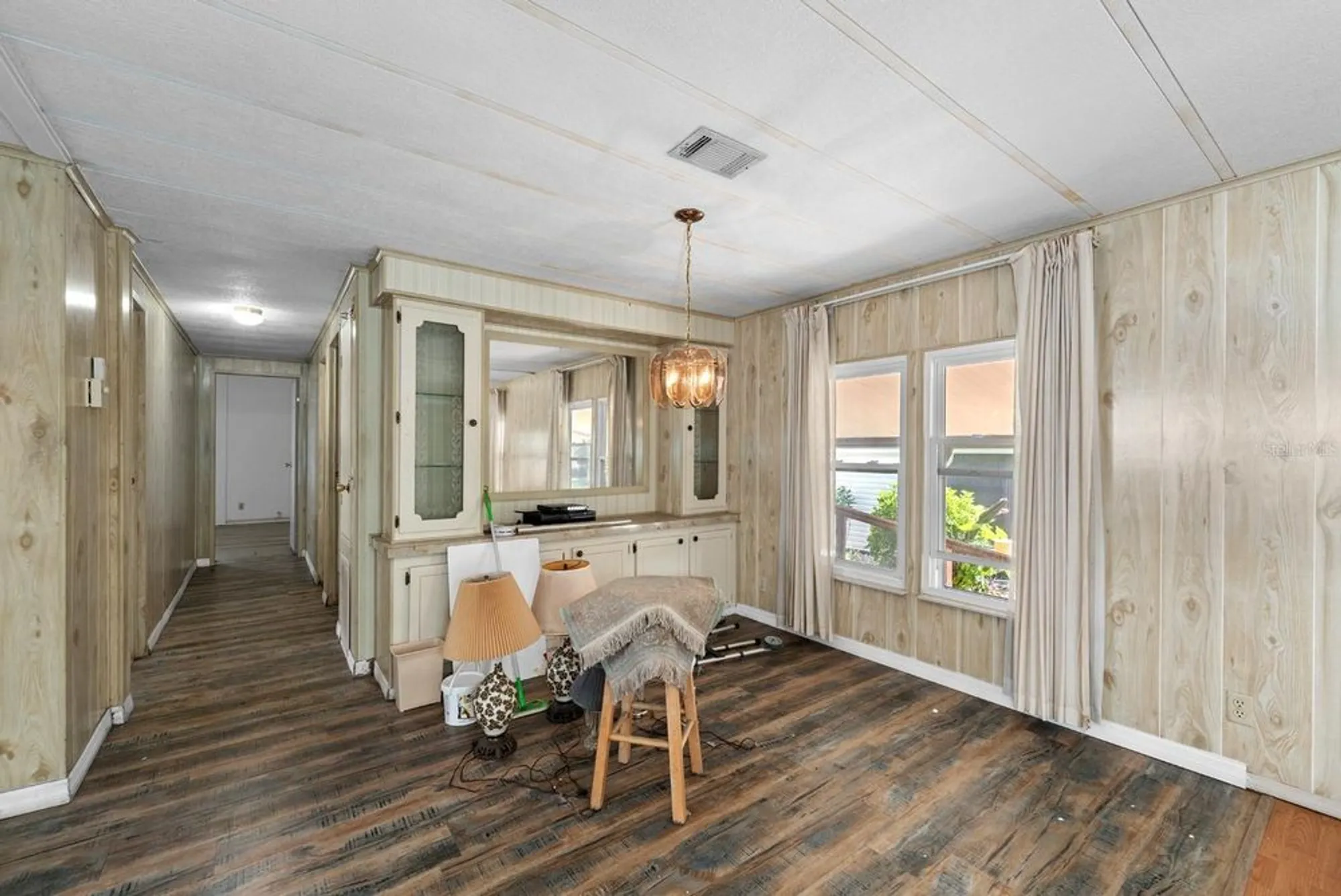 Property Slideshow image 5 of 28 | 5082 fox cliff dr, Lakeland, FL, 33810