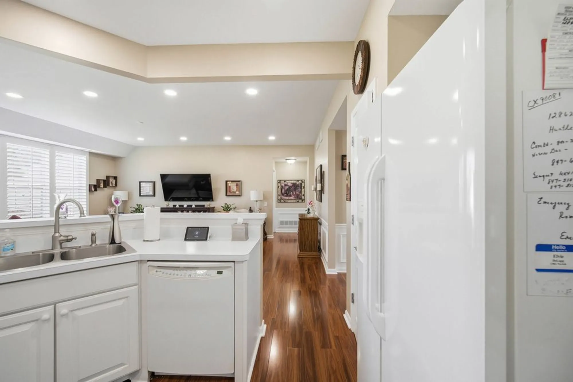 Property Slideshow image 12 of 22 | 12862 norfolk dr, Huntley, IL, 60142