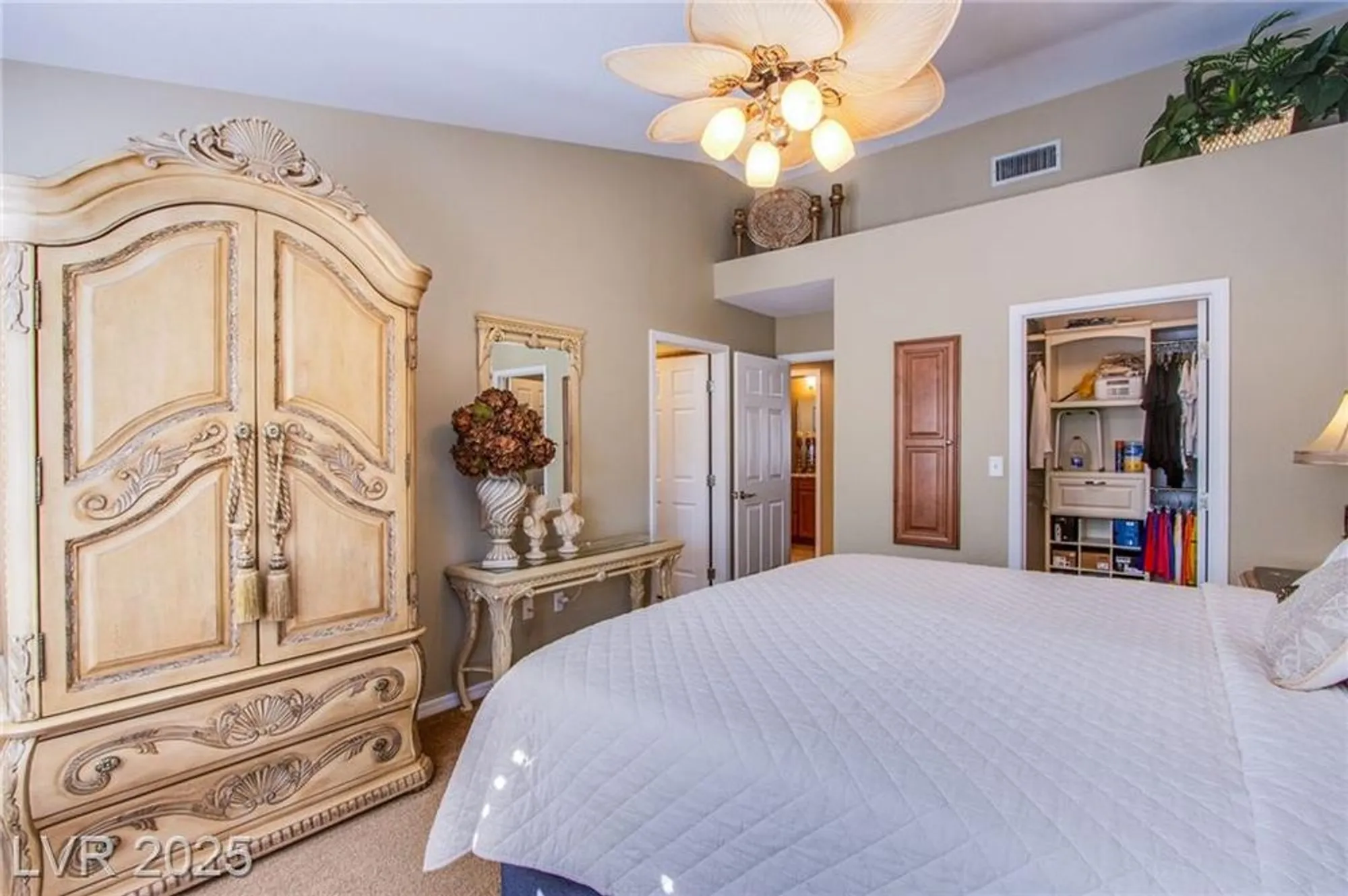 Property Slideshow image 13 of 56 | 9909 woodhouse dr, Las Vegas, NV, 89134