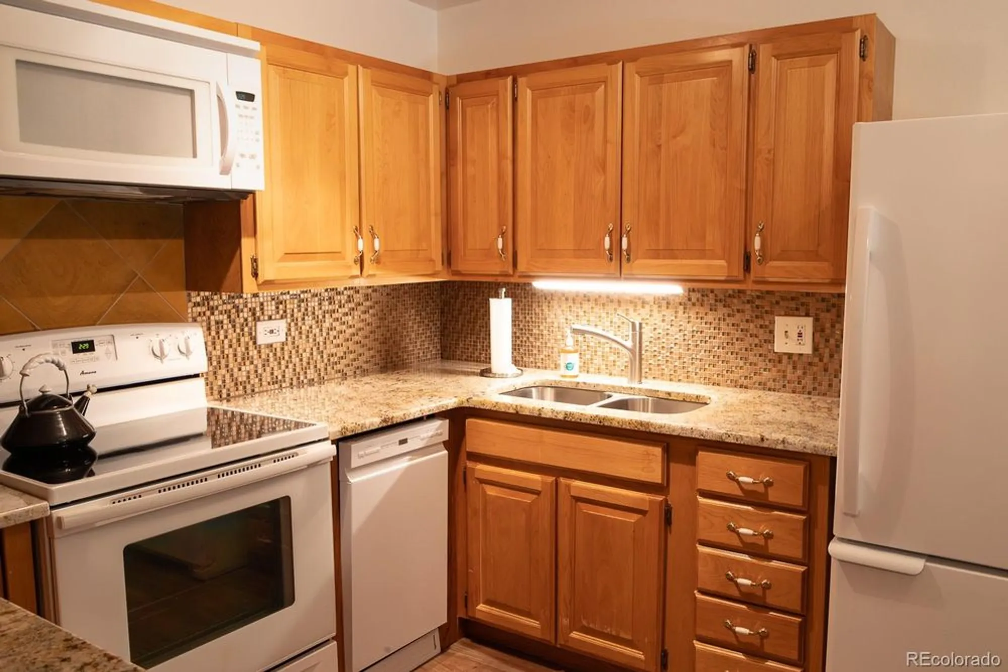 Property Slideshow image 10 of 32 | 710 s clinton st apt 11a, Denver, CO, 80247