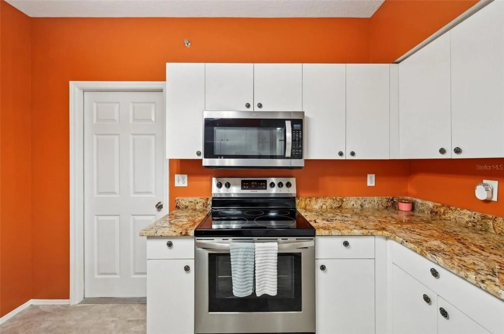 Property Slideshow image 11 of 26 | 6330 green oak cir, Bradenton, FL, 34203