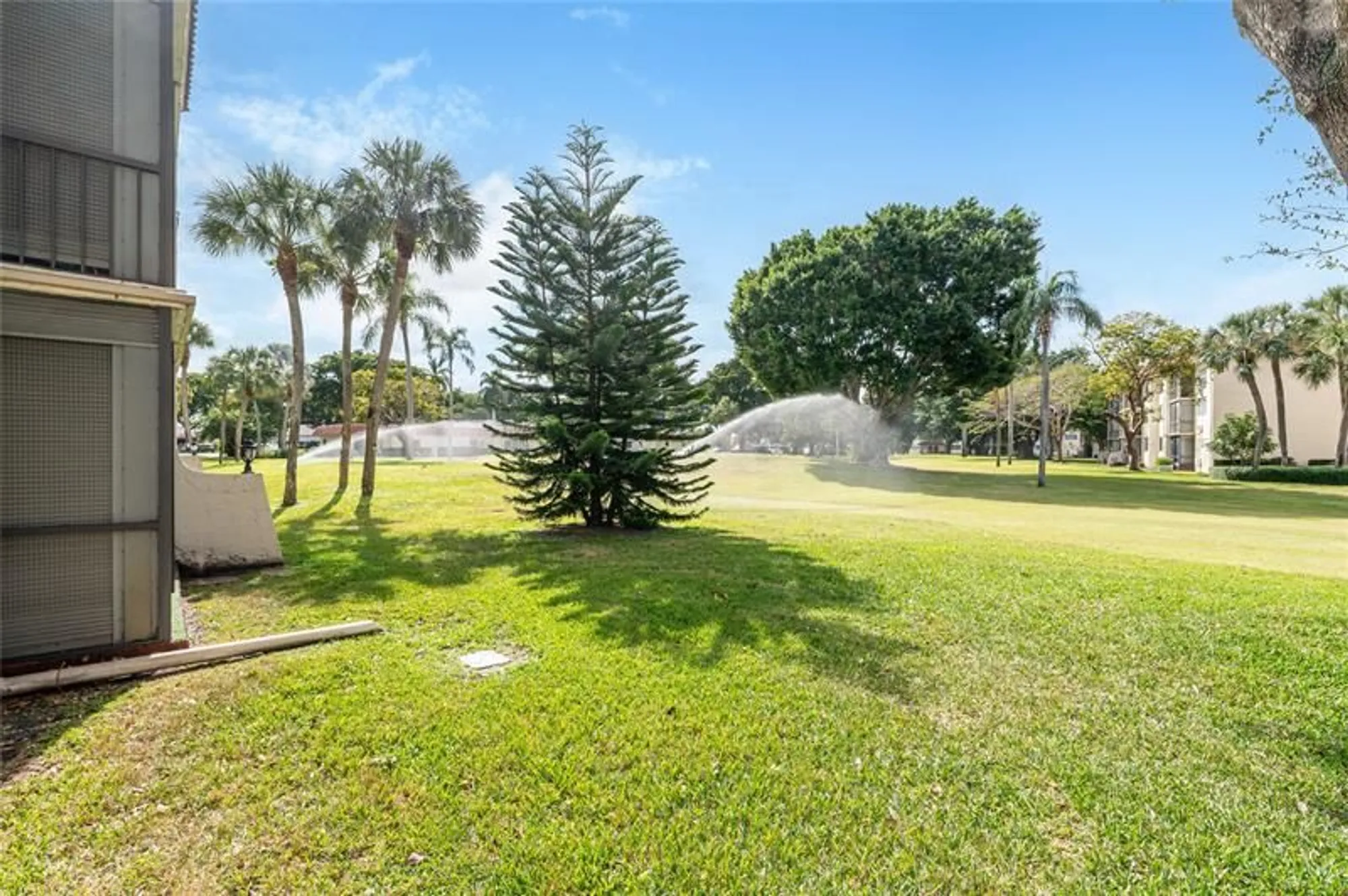 Property Slideshow image 16 of 76 | 811 s hollybrook dr 301, Pembroke Pines, FL, 33025